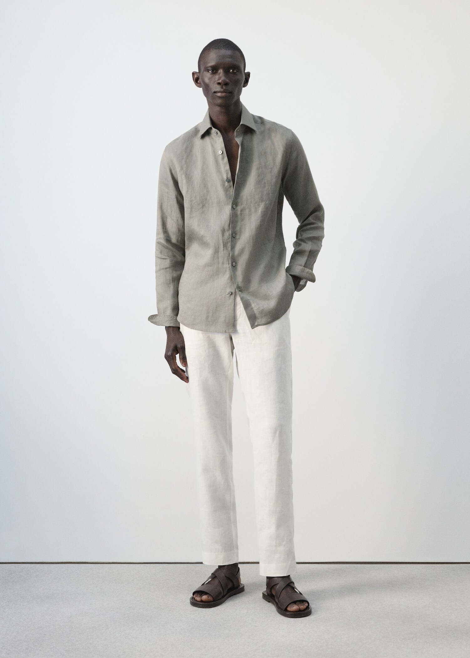 Camisa slim fit 100% lino - Plano general