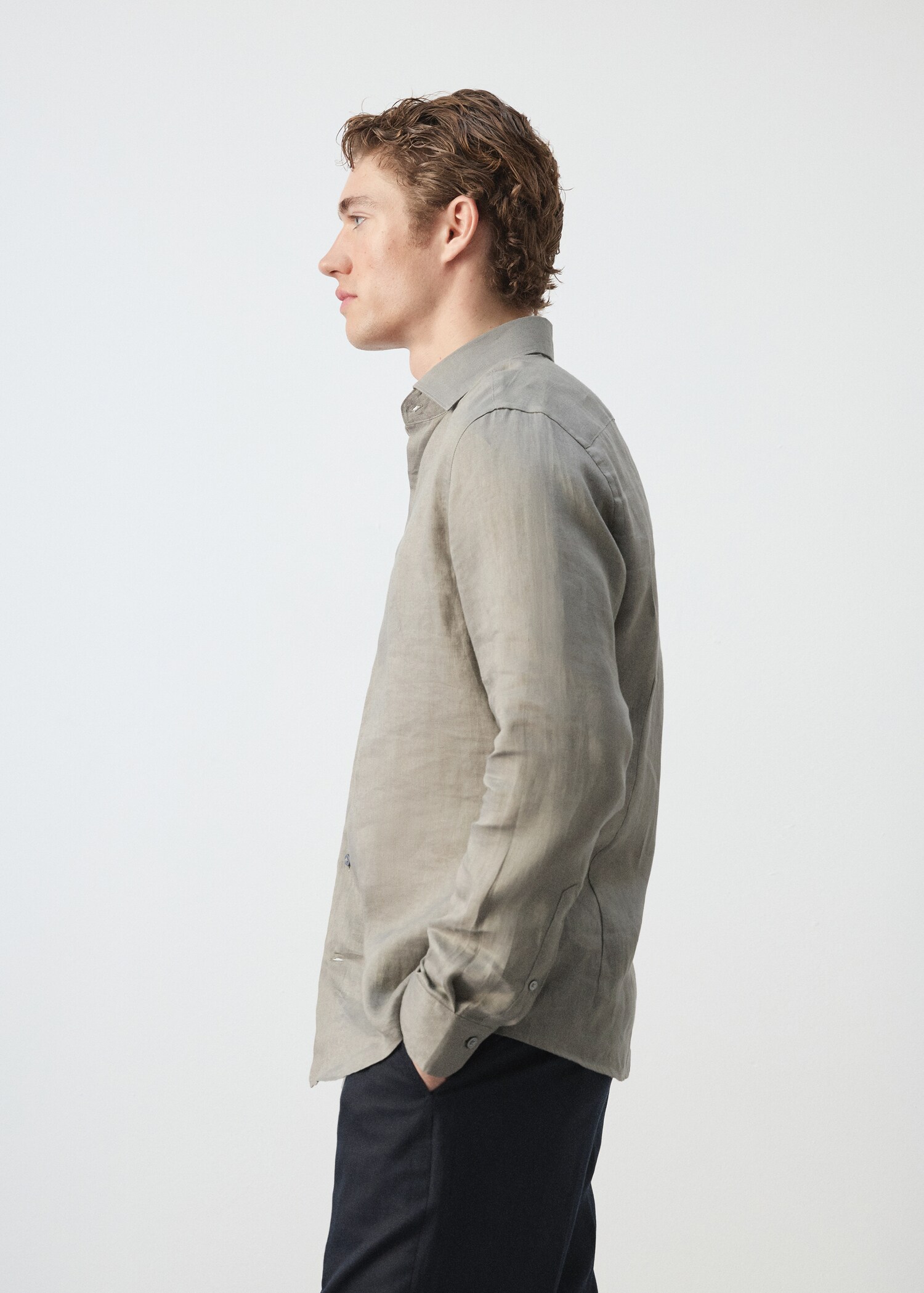 100% linen slim-fit shirt - Details of the article 2