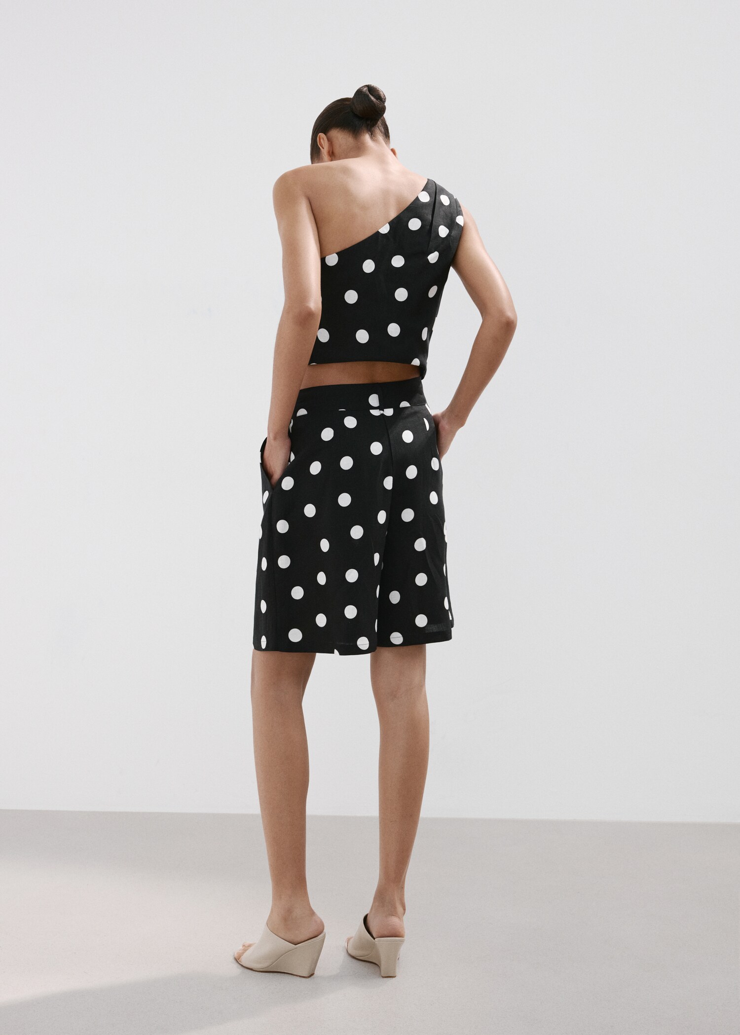 Lyocell polka dot shorts - Reverse of the article