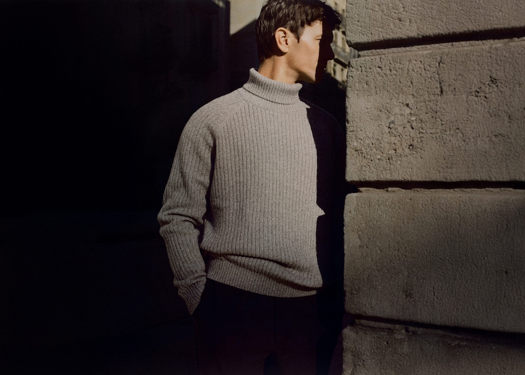 Wool-blend turtleneck sweater
