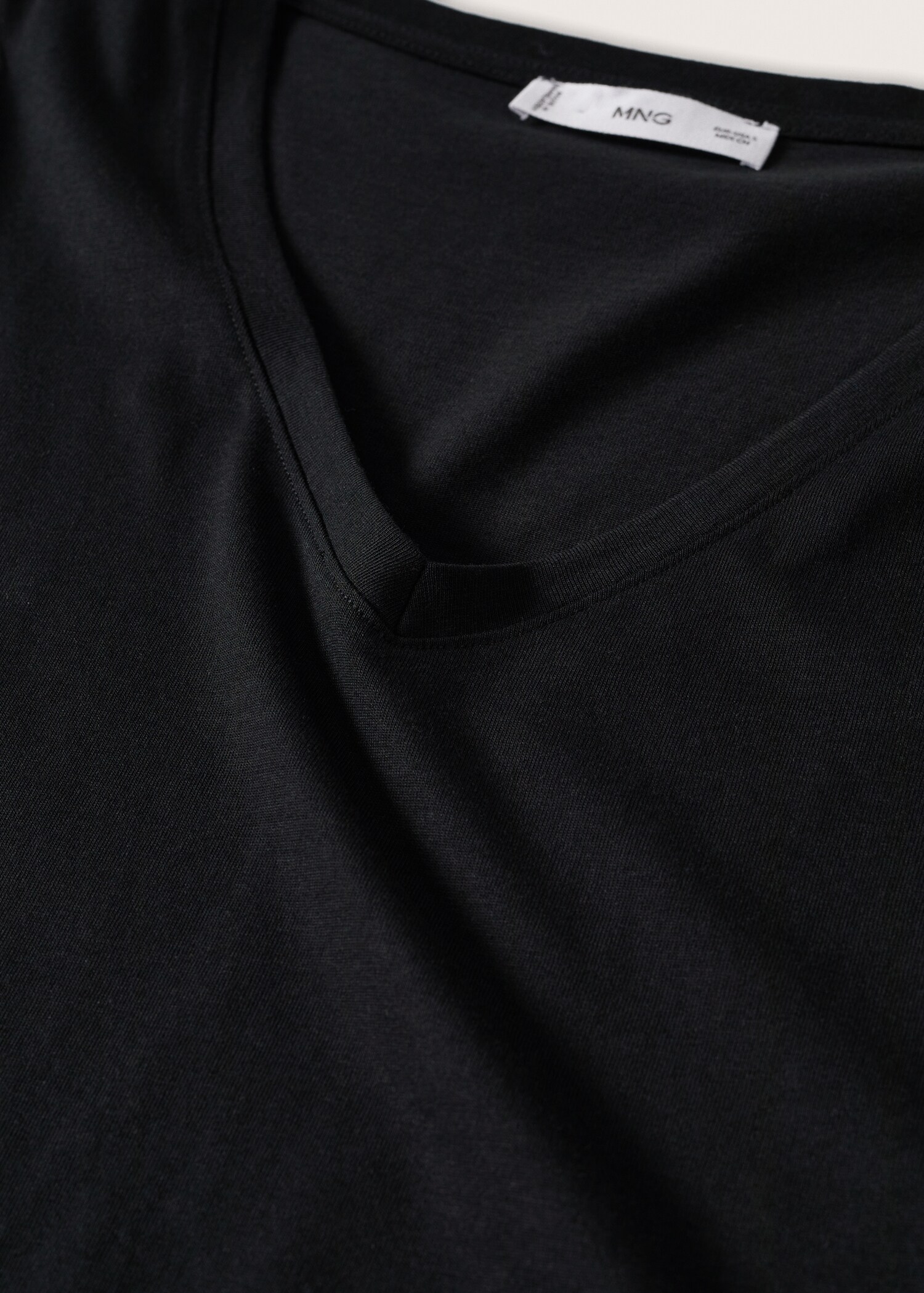 T-shirt basique en coton - Détail de l'article 8