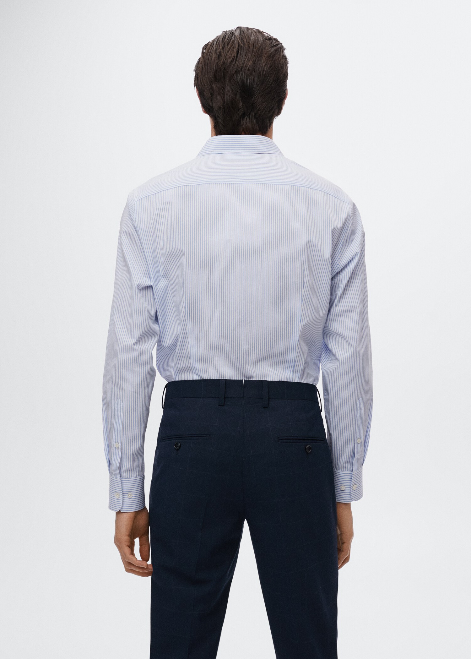 Koszula garniturowa slim fit w prążki - Tylna strona artykułu