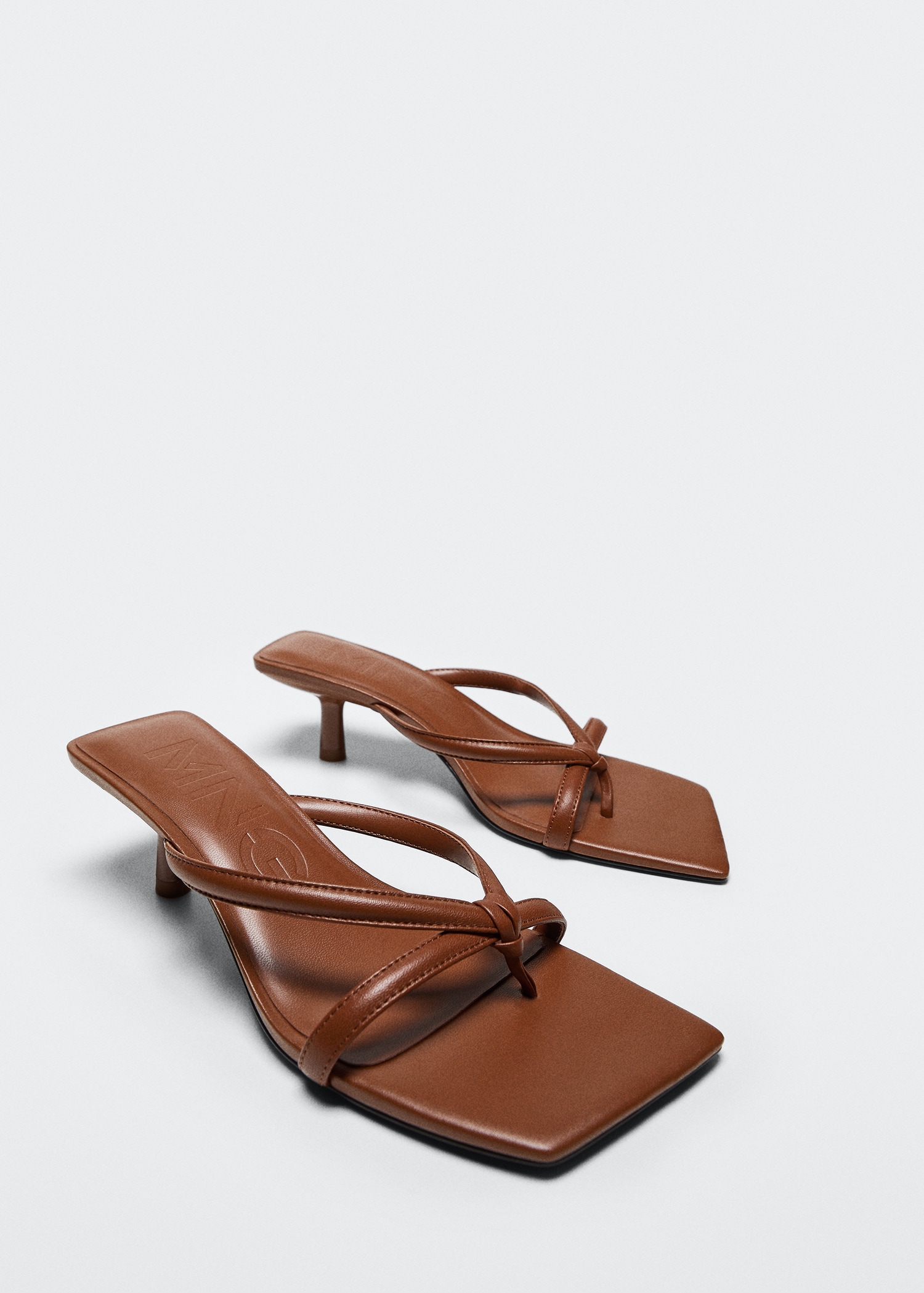 Structured leather sandals - Details of the article 3