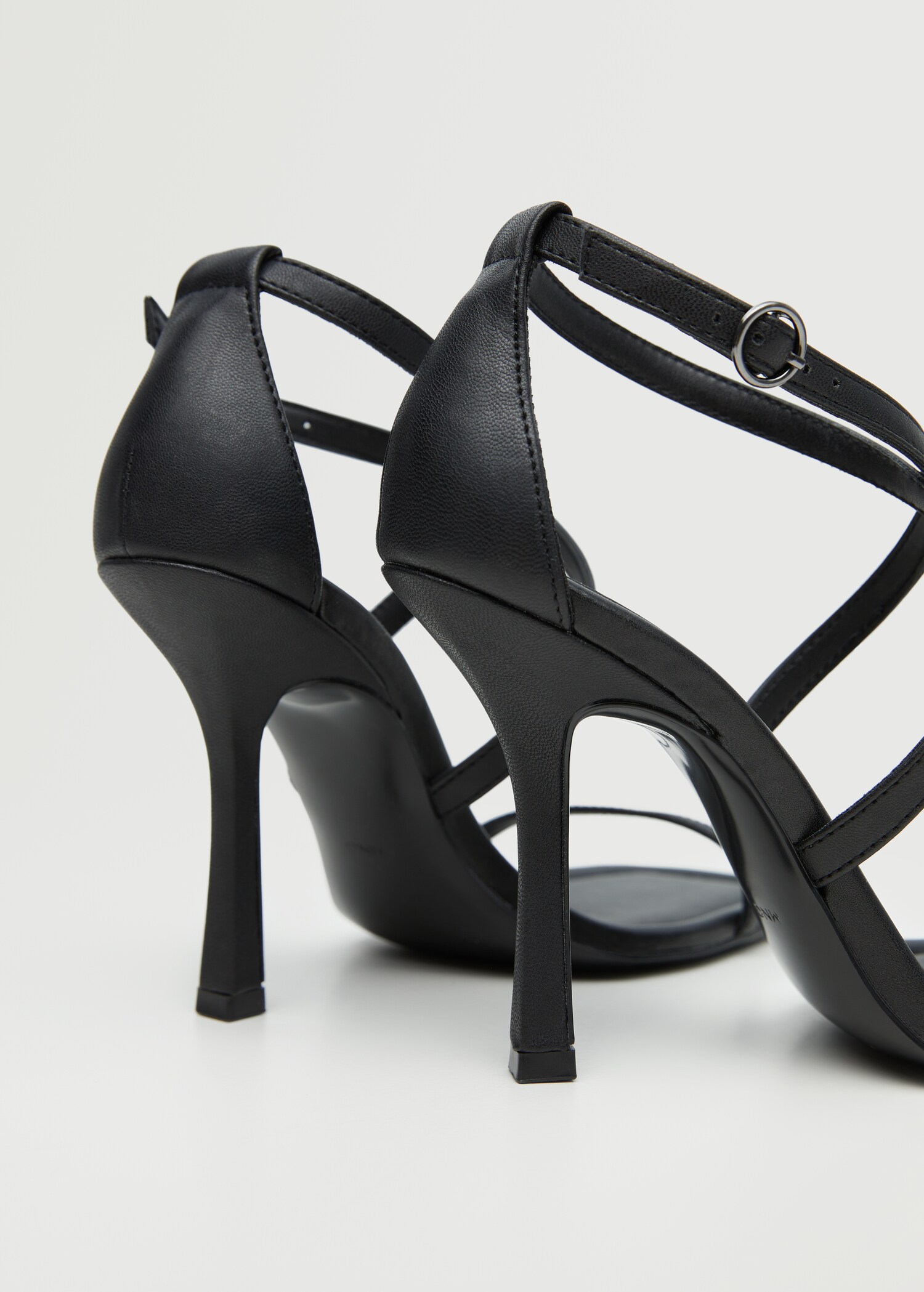 Strappy heeled sandals - Details of the article 3
