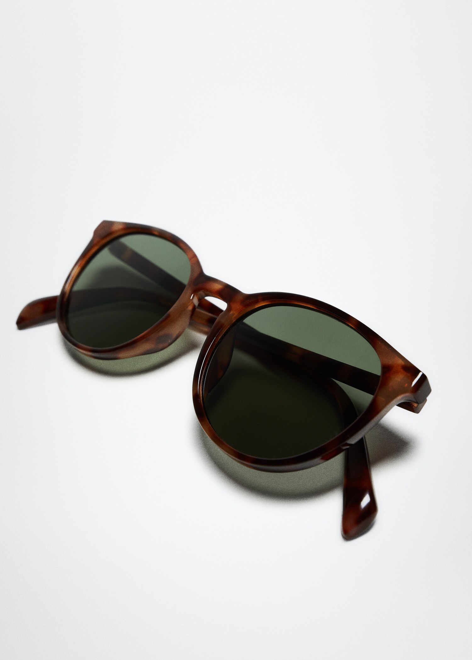Gafas de sol montura de pasta - Plano medio
