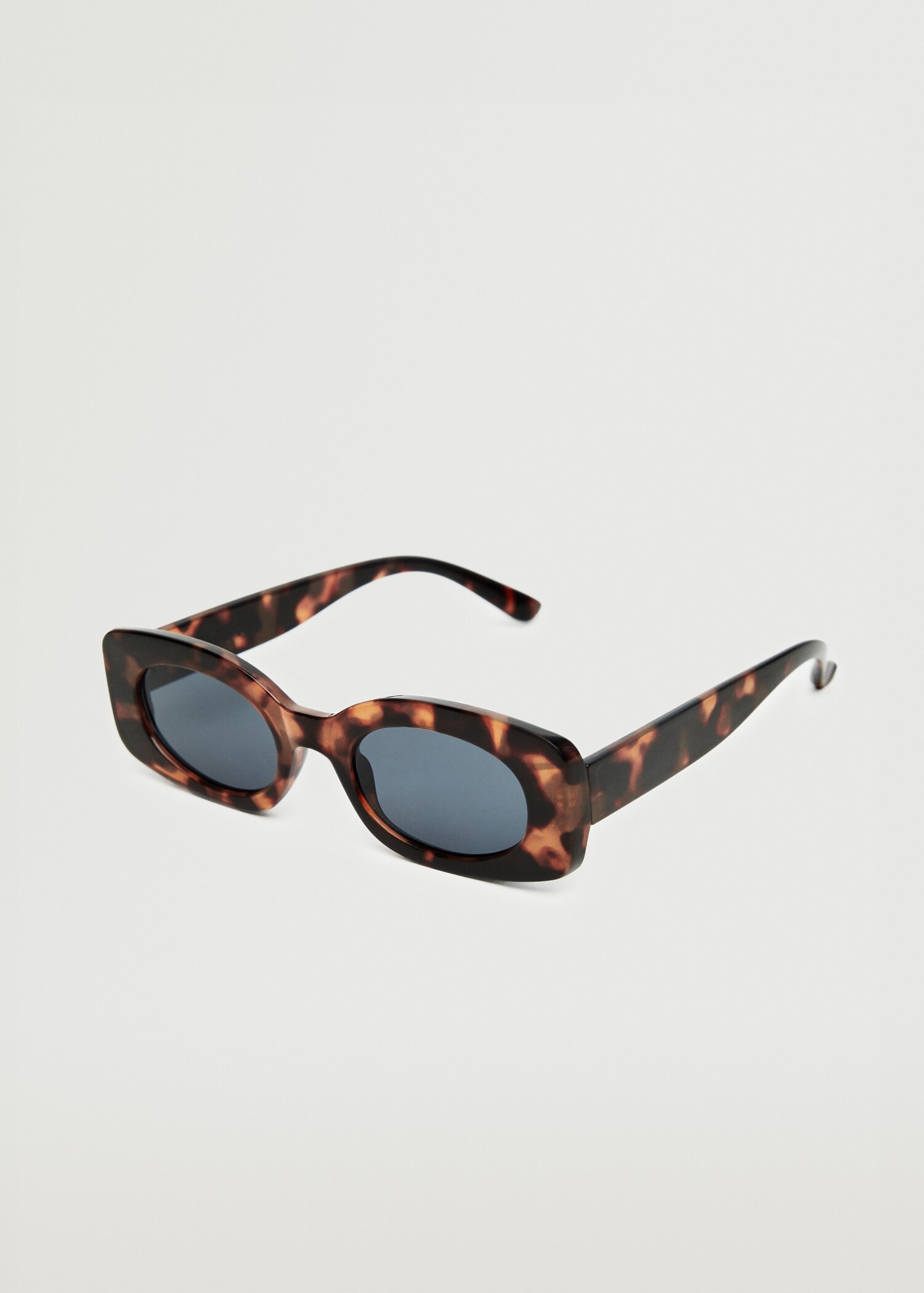 Lunettes de soleil monture plastique - Plan moyen