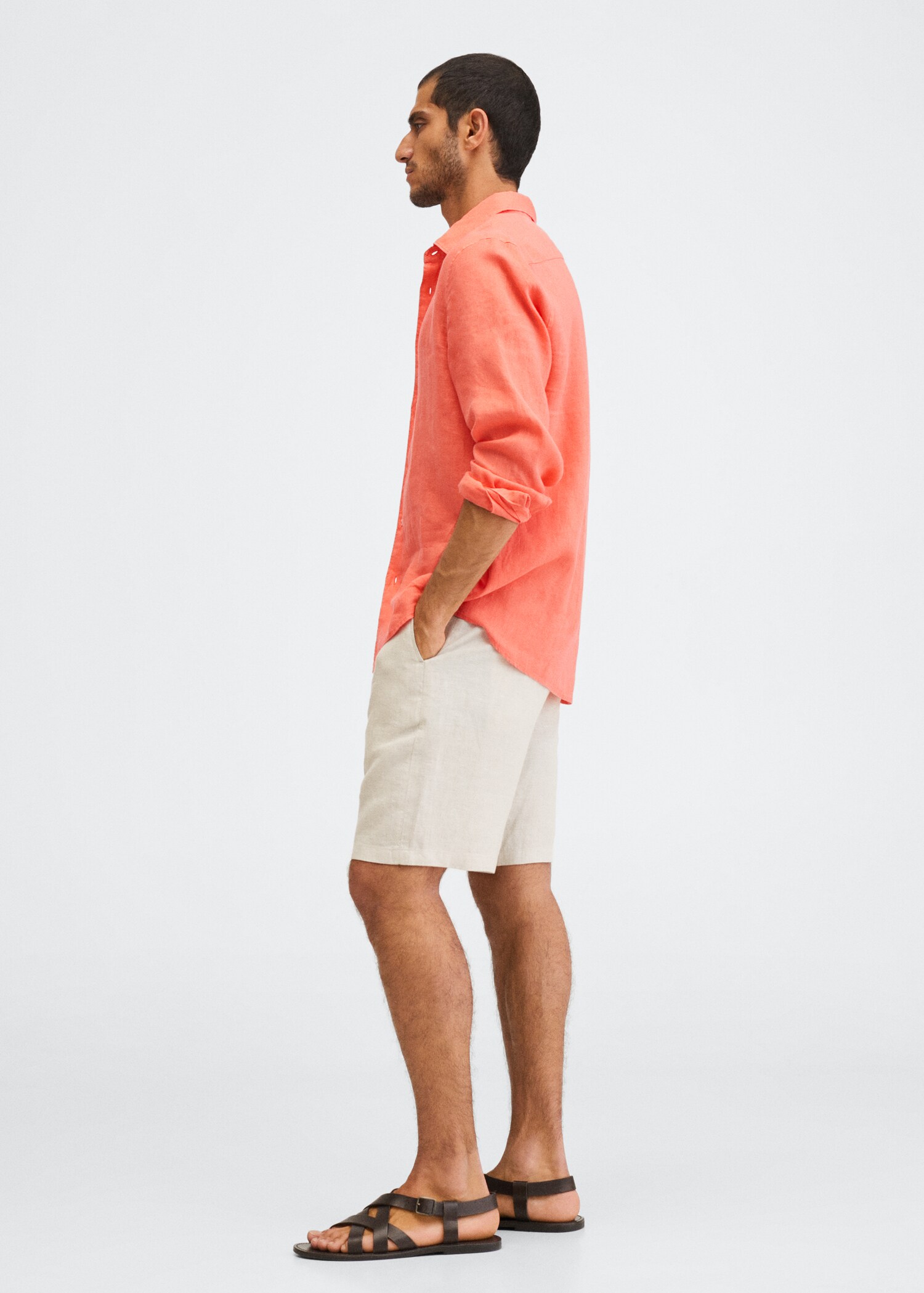 Regular-fit 100% linen shirt - Details of the article 2