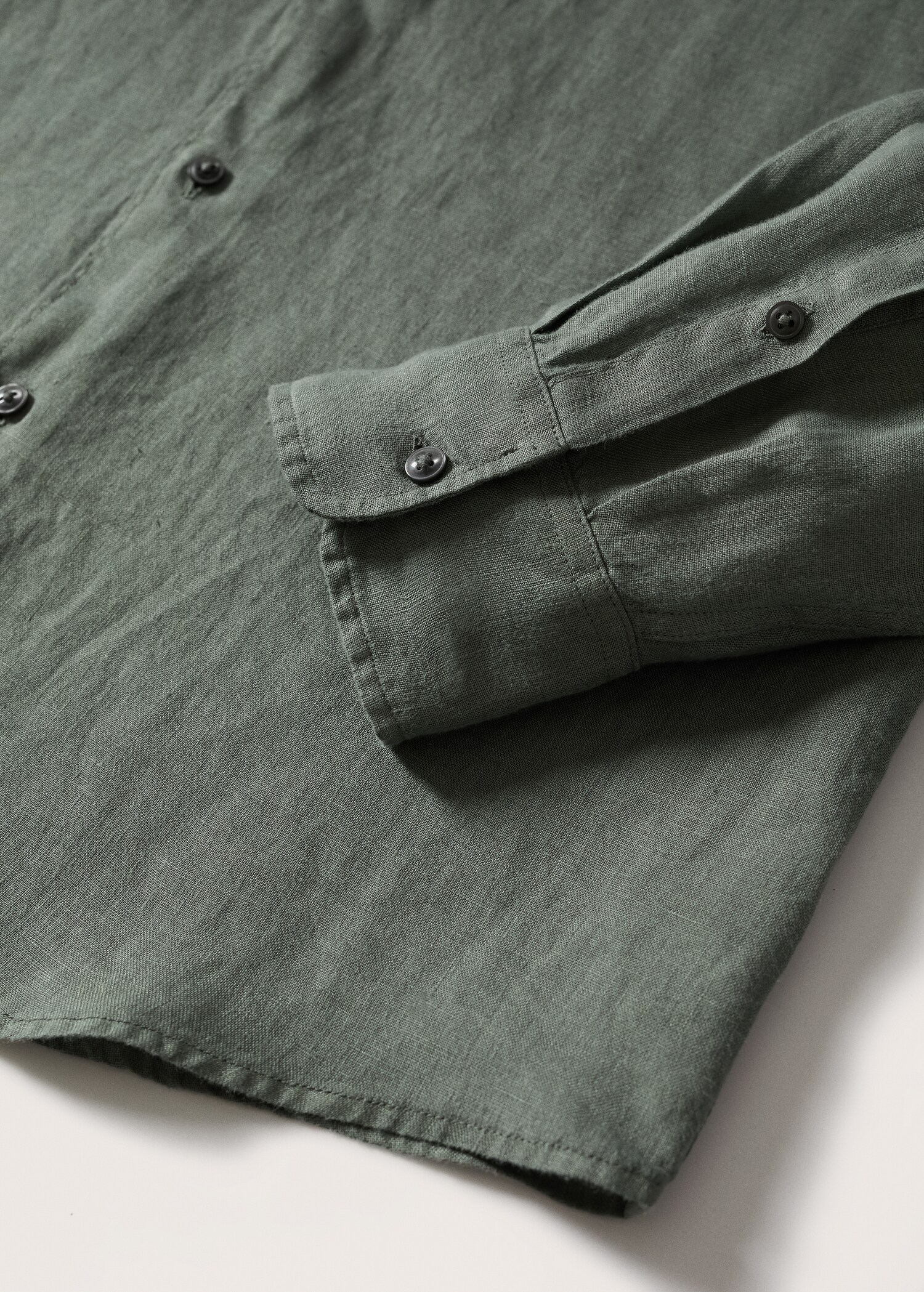 Regular-fit 100% linen shirt - Details of the article 7