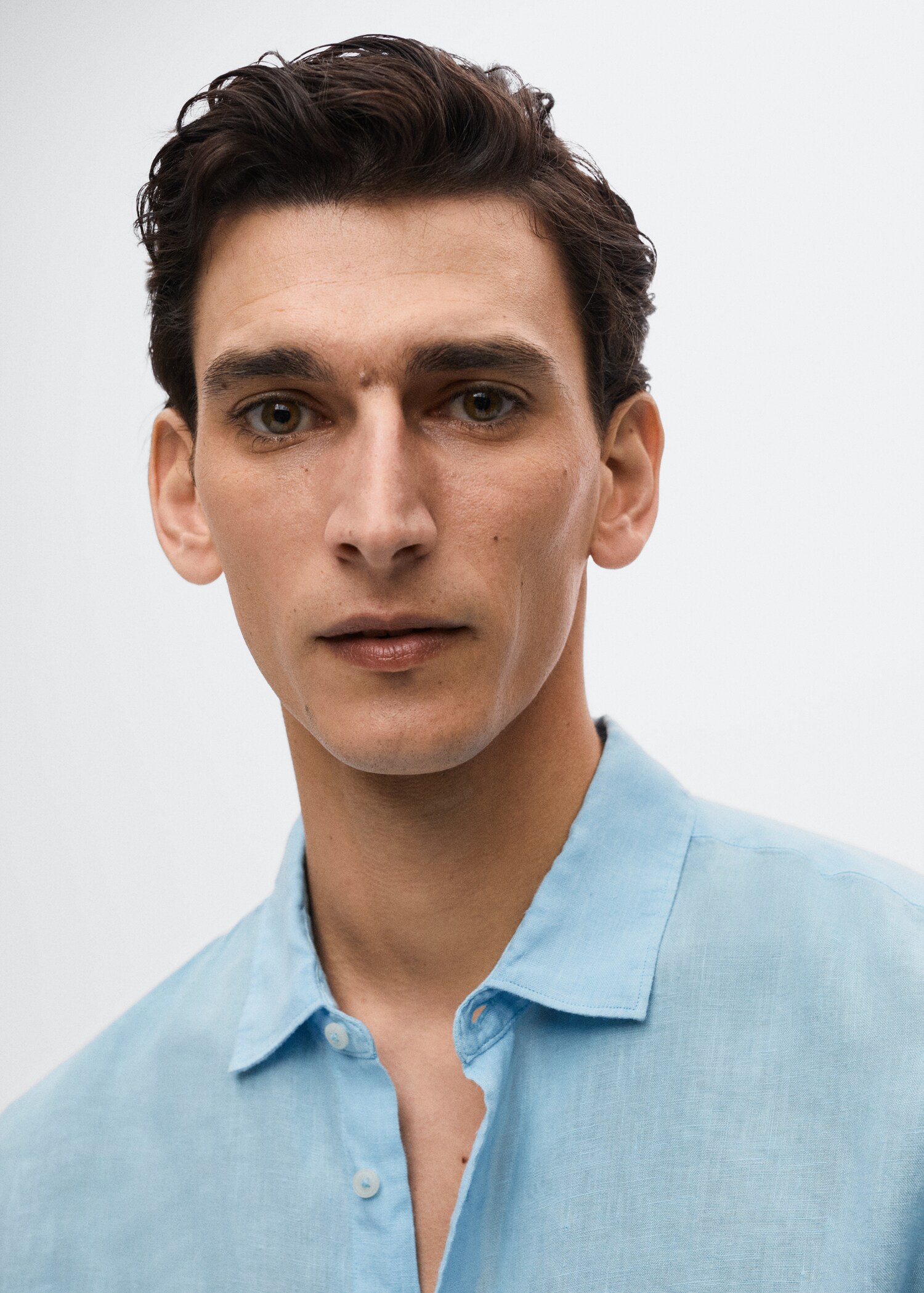 Regular-fit 100% linen shirt - Details of the article 1