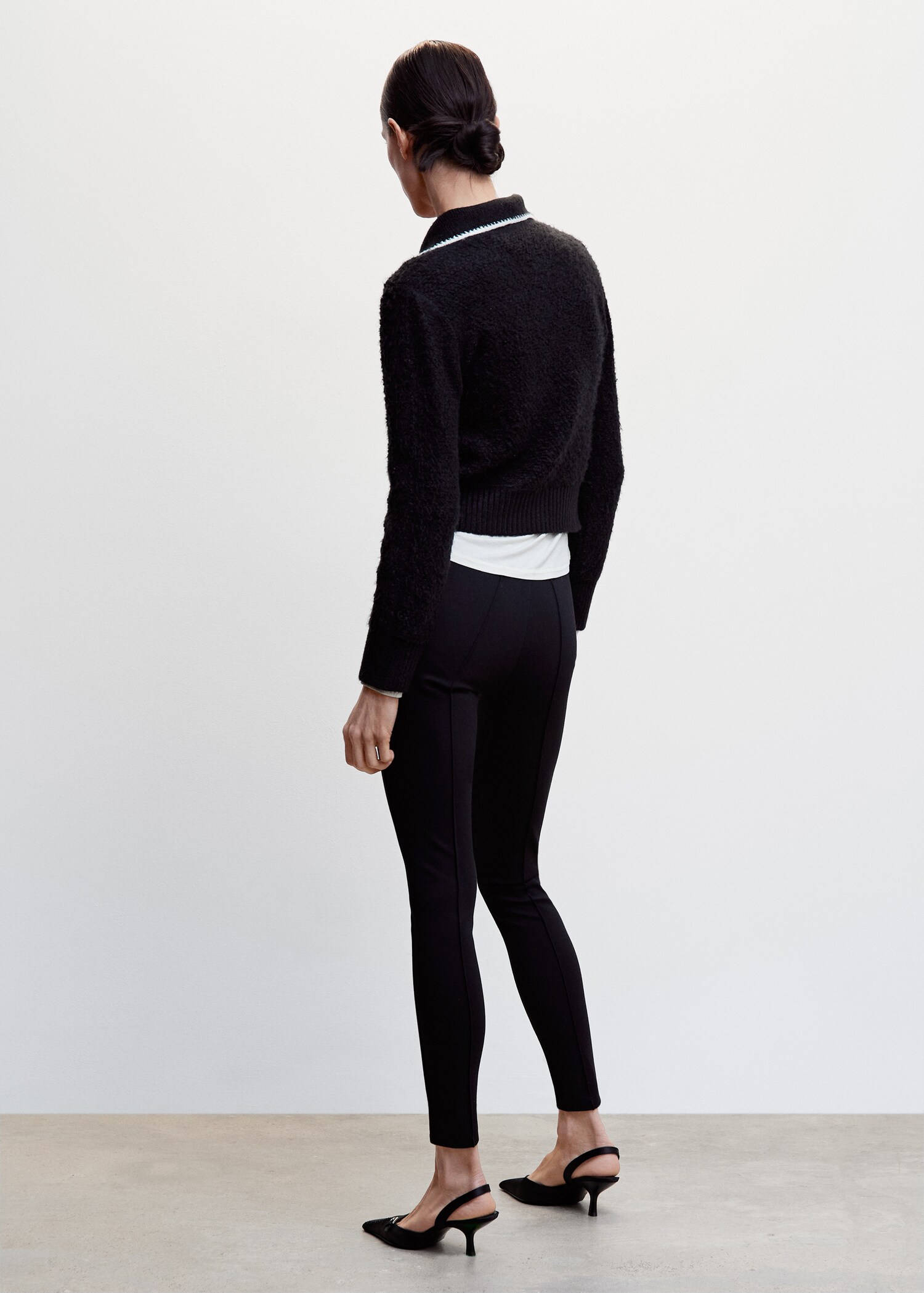 Decorative seam leggings - Reverse of the article