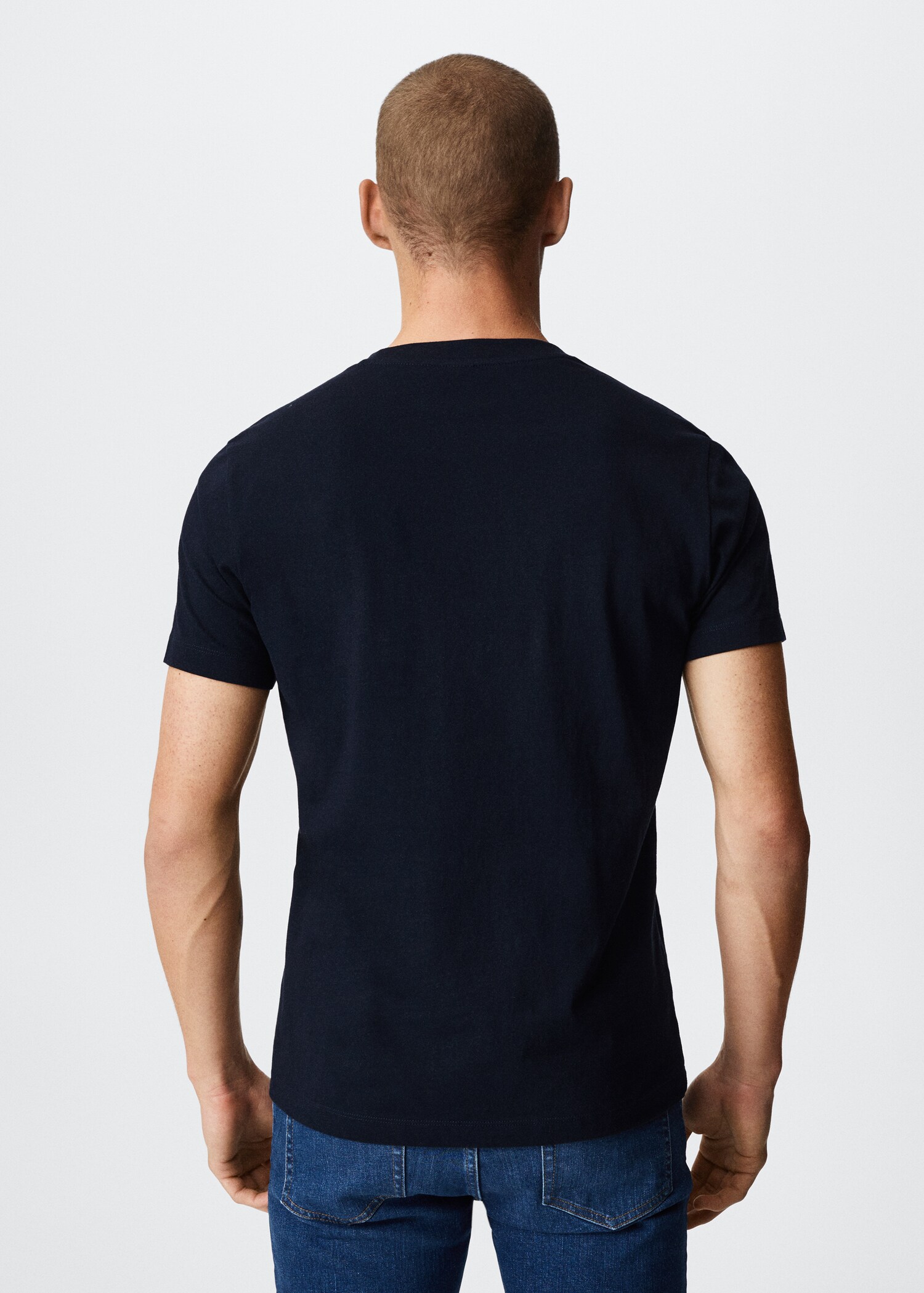 Sustainable cotton basic T-shirt - Reverse of the article