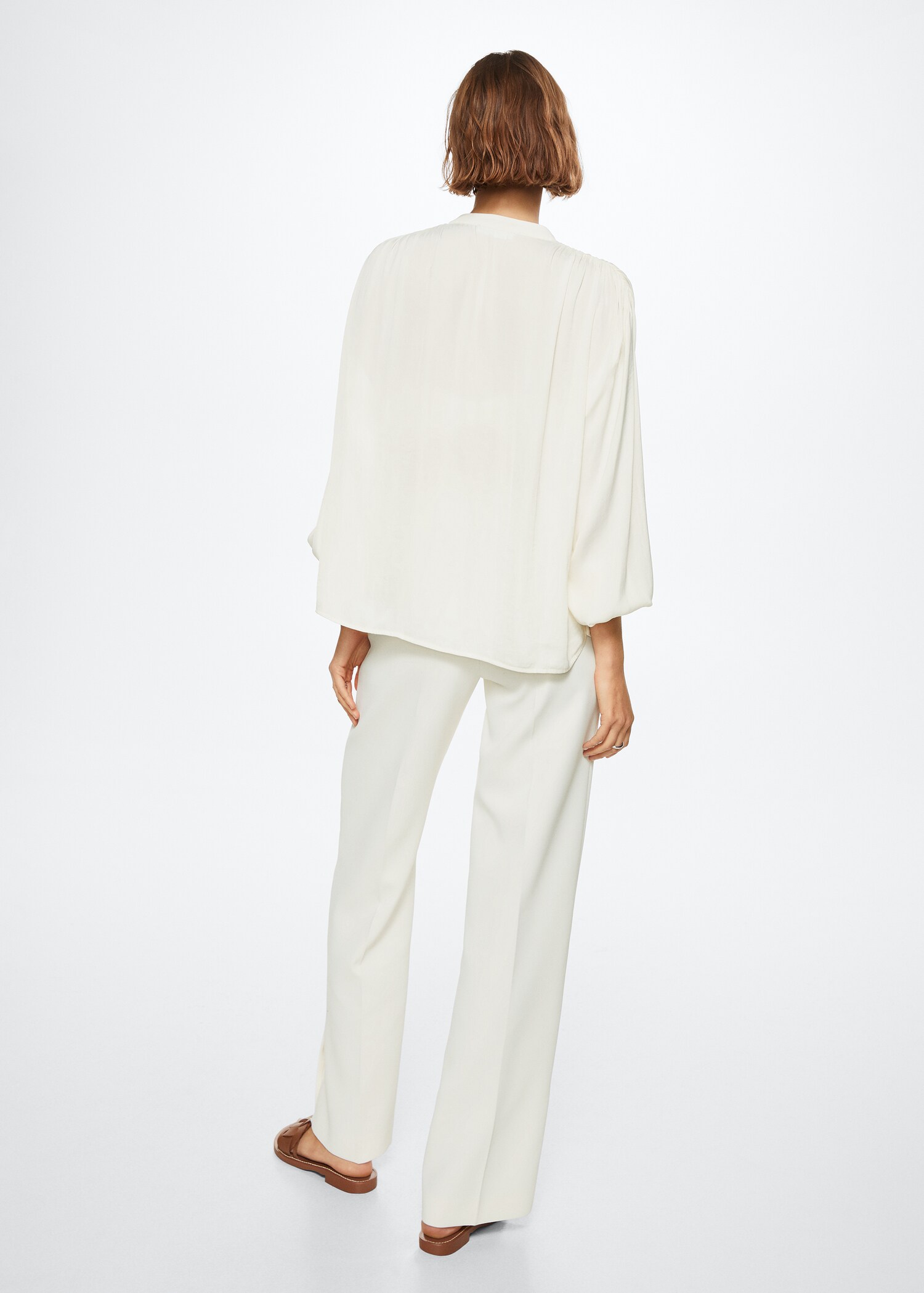 Buttoned flowy blouse - Reverse of the article