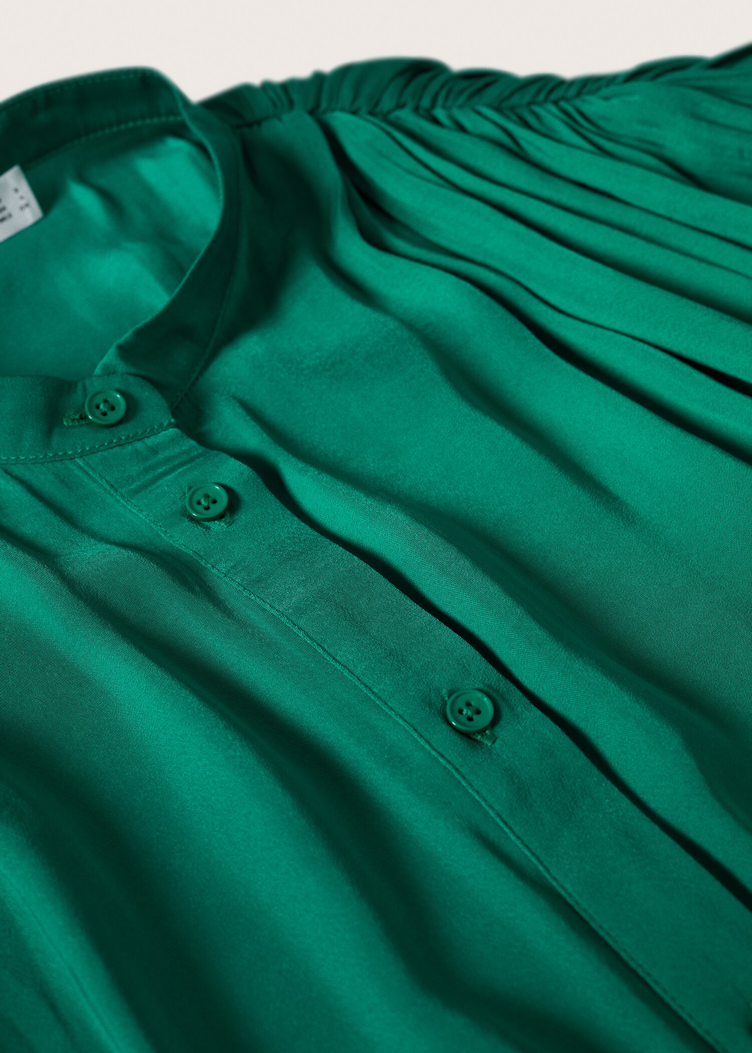 Buttoned flowy blouse - Details of the article 8