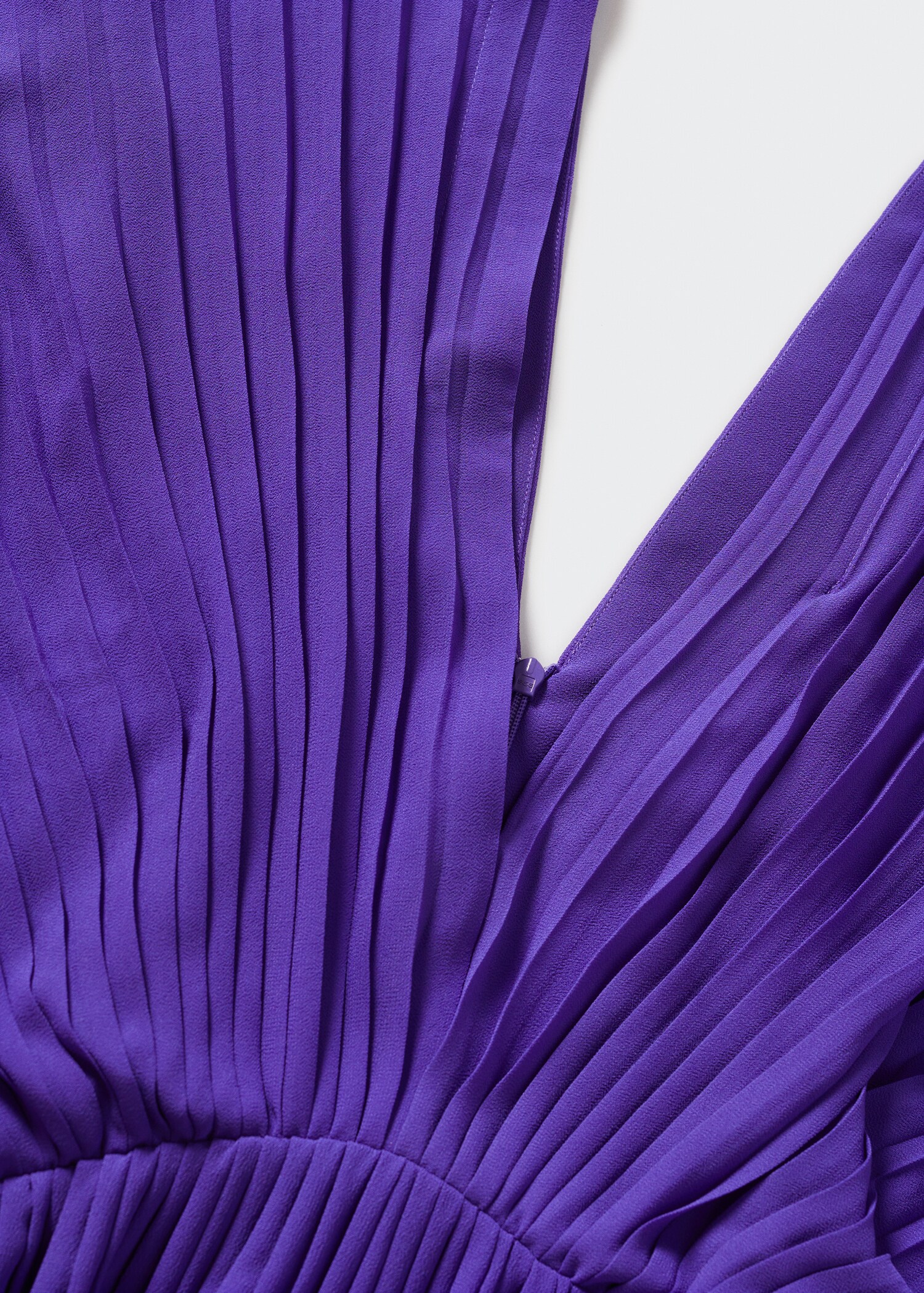 Flowy pleated dress - Details of the article 8