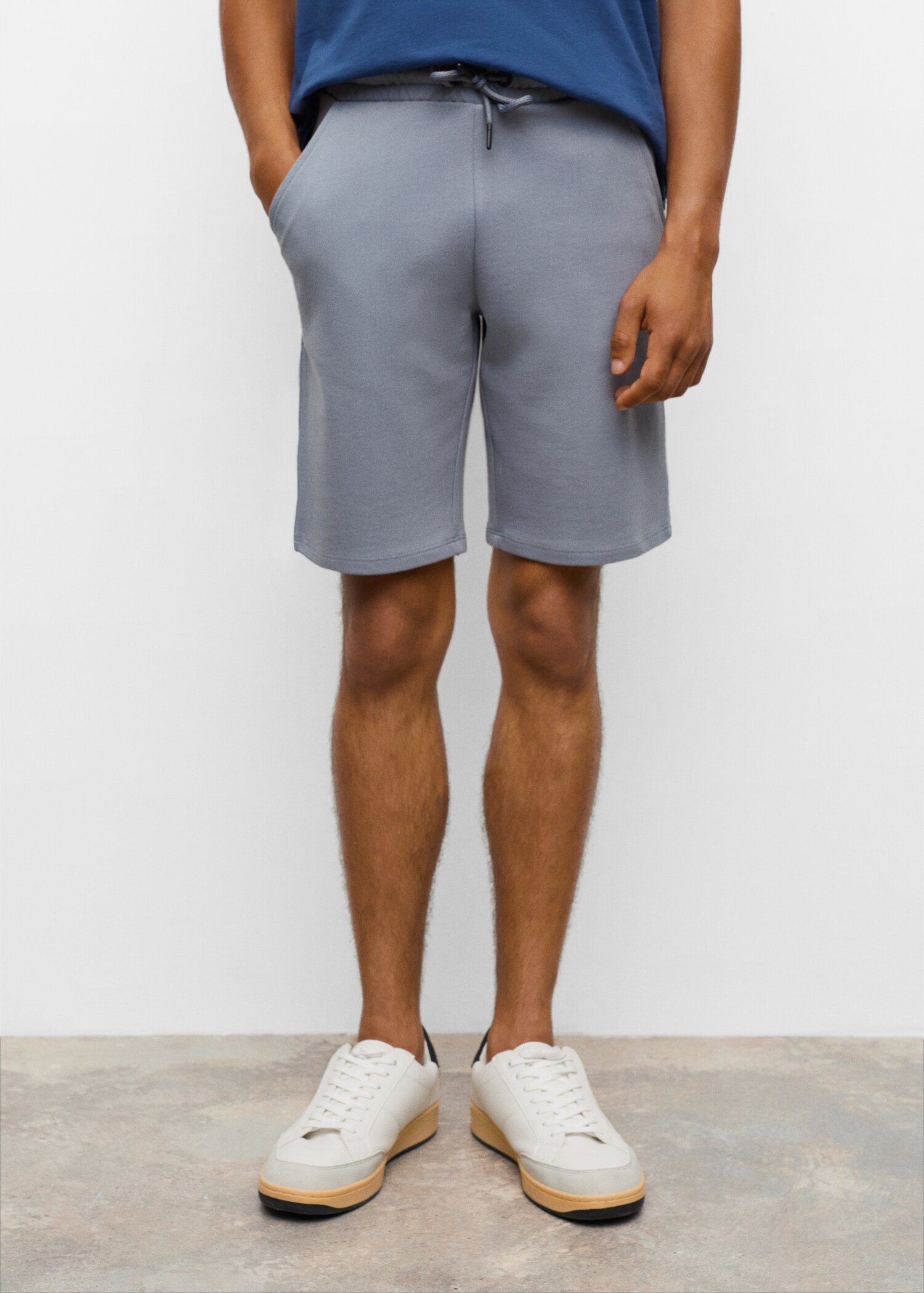 Cotton shorts with elastic waist - Details of the article 1