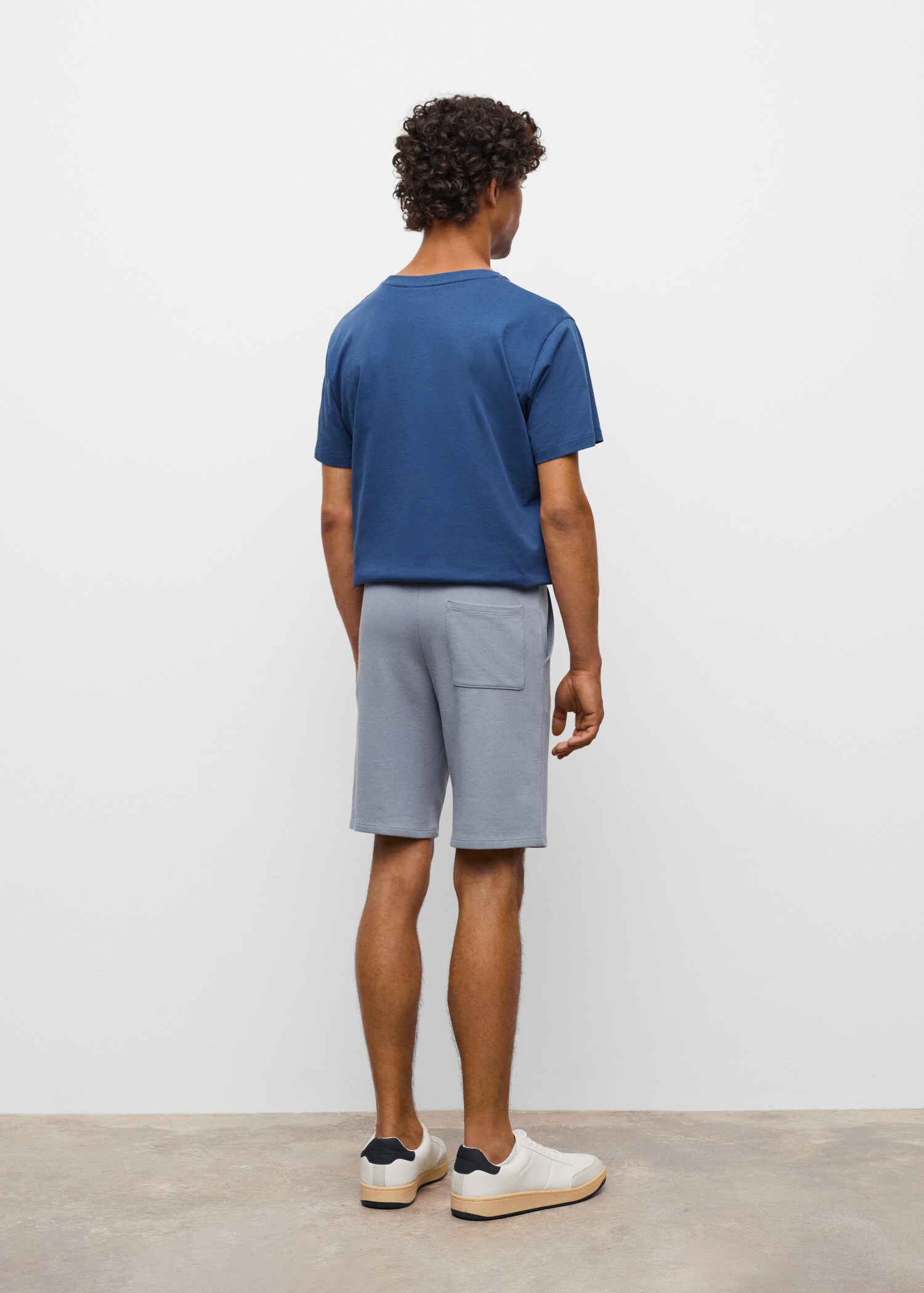 Cotton shorts with elastic waist - Reverse of the article