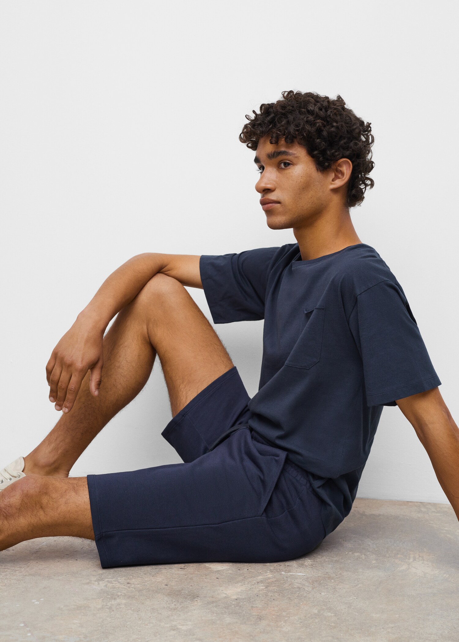 Cotton shorts with elastic waist - Details of the article 3
