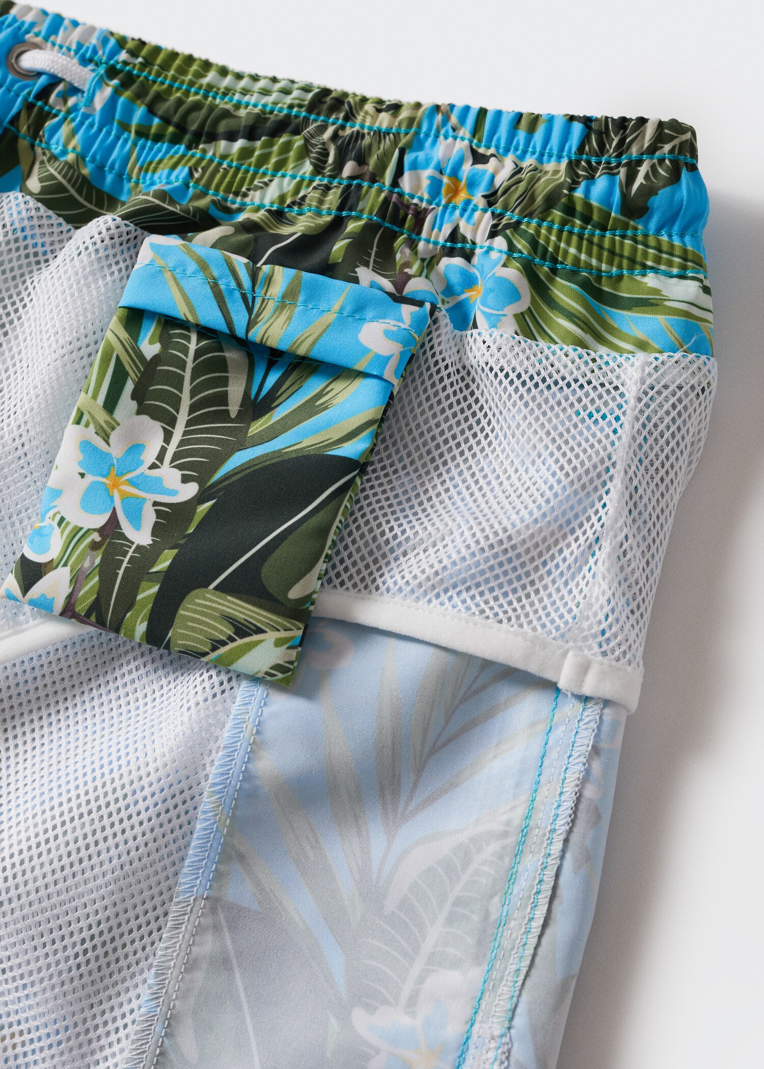 Hawaiian print swimming trunks - Details of the article 8