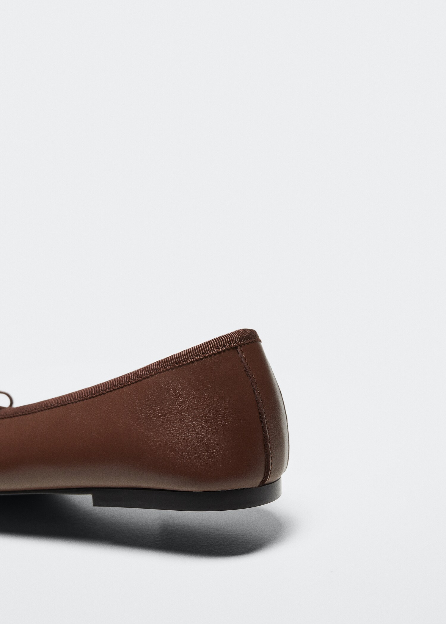 Leather ballet flats with bow - Details of the article 2