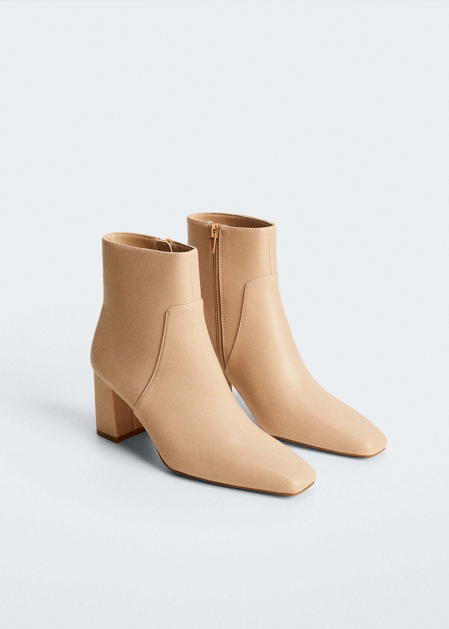 Pointed heel ankle boot - Medium plane