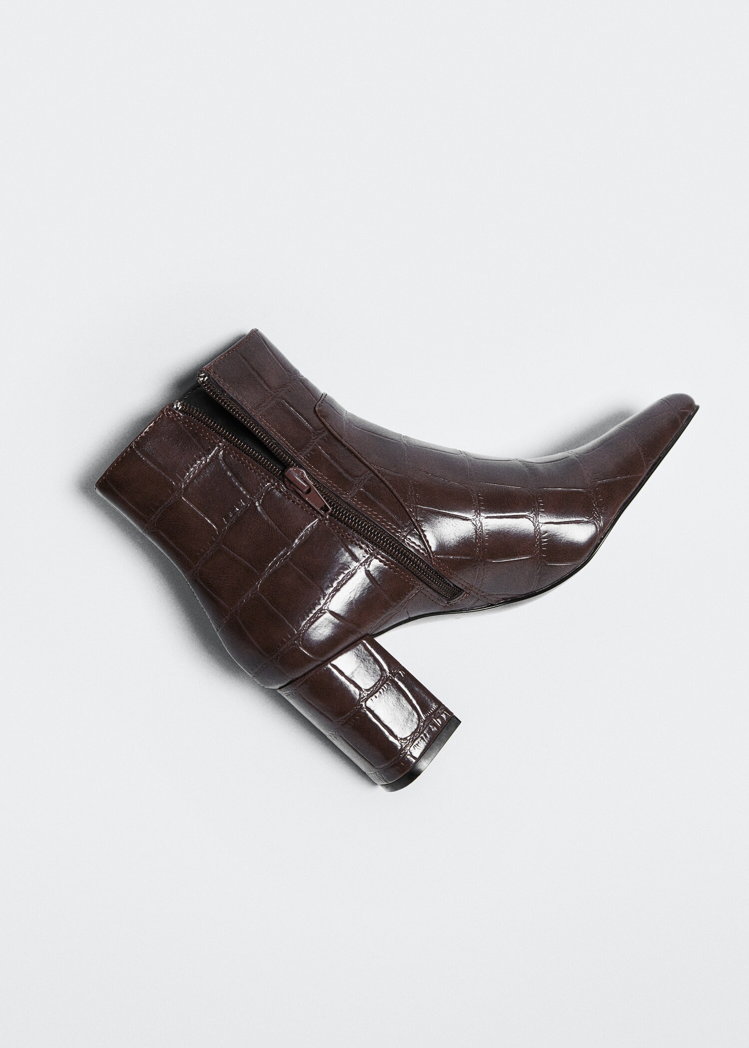 Pointed heel ankle boot - Details of the article 3