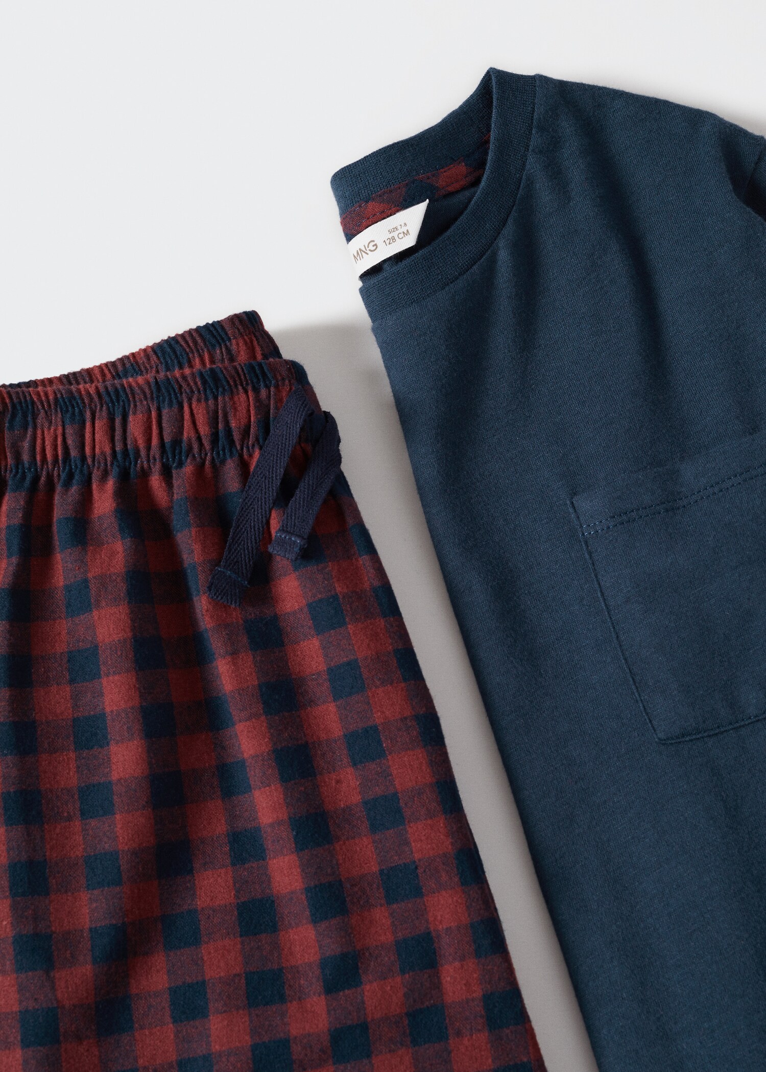 Two-pieces check long pyjamas - Details of the article 9