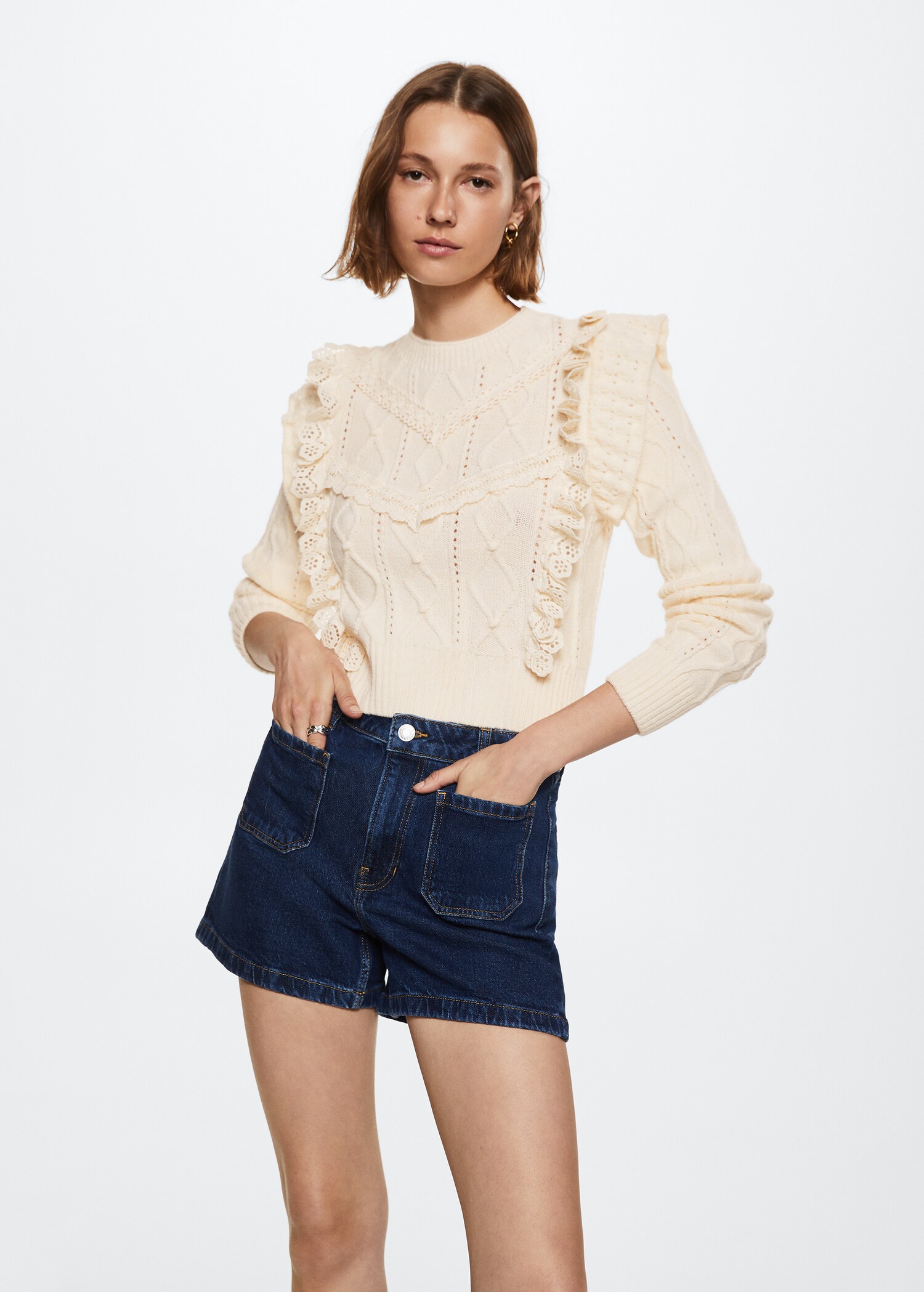 Pull-over ajouré à volants - Plan moyen