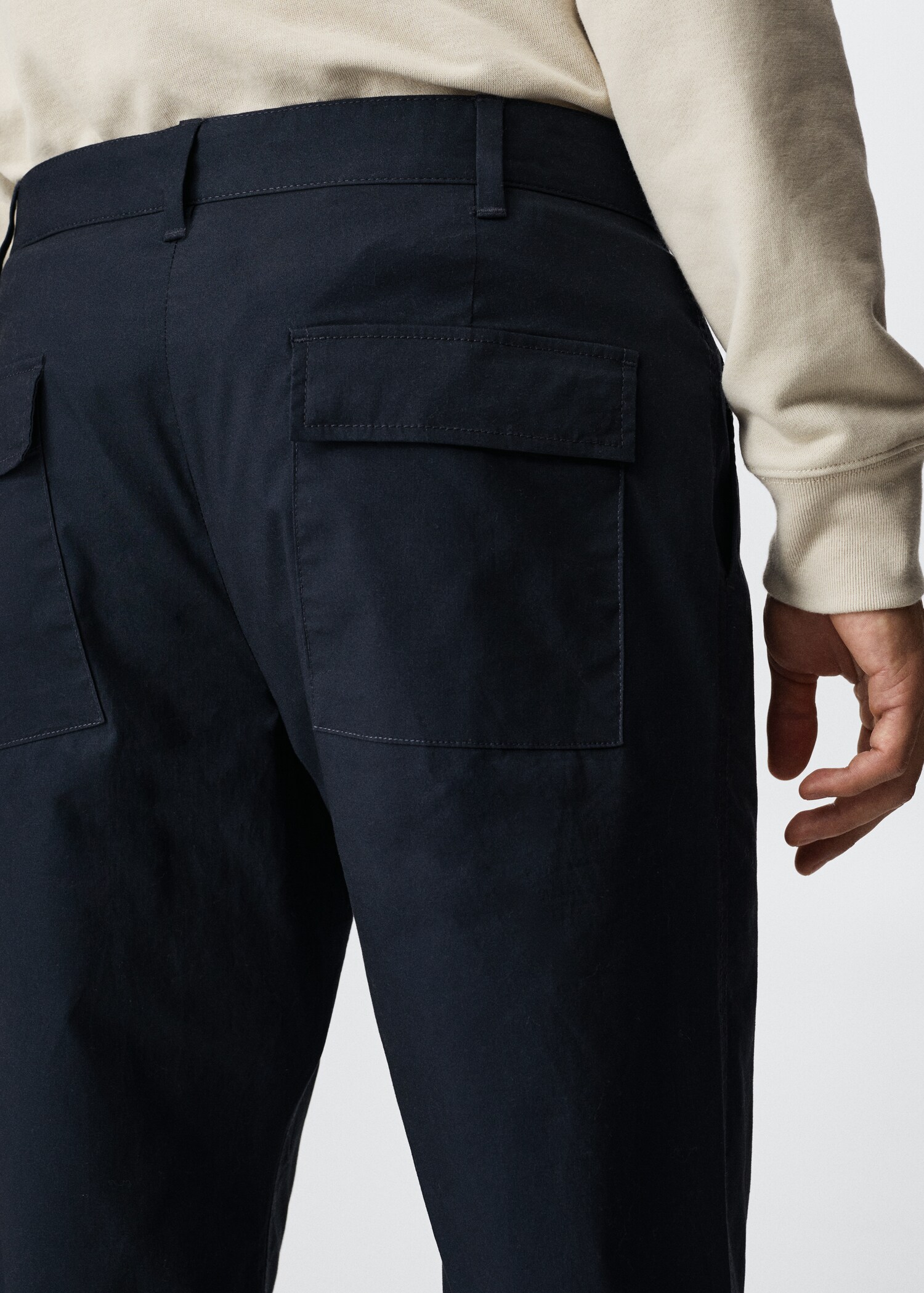 Брюки-чинос regular fit - Деталь изделия 3