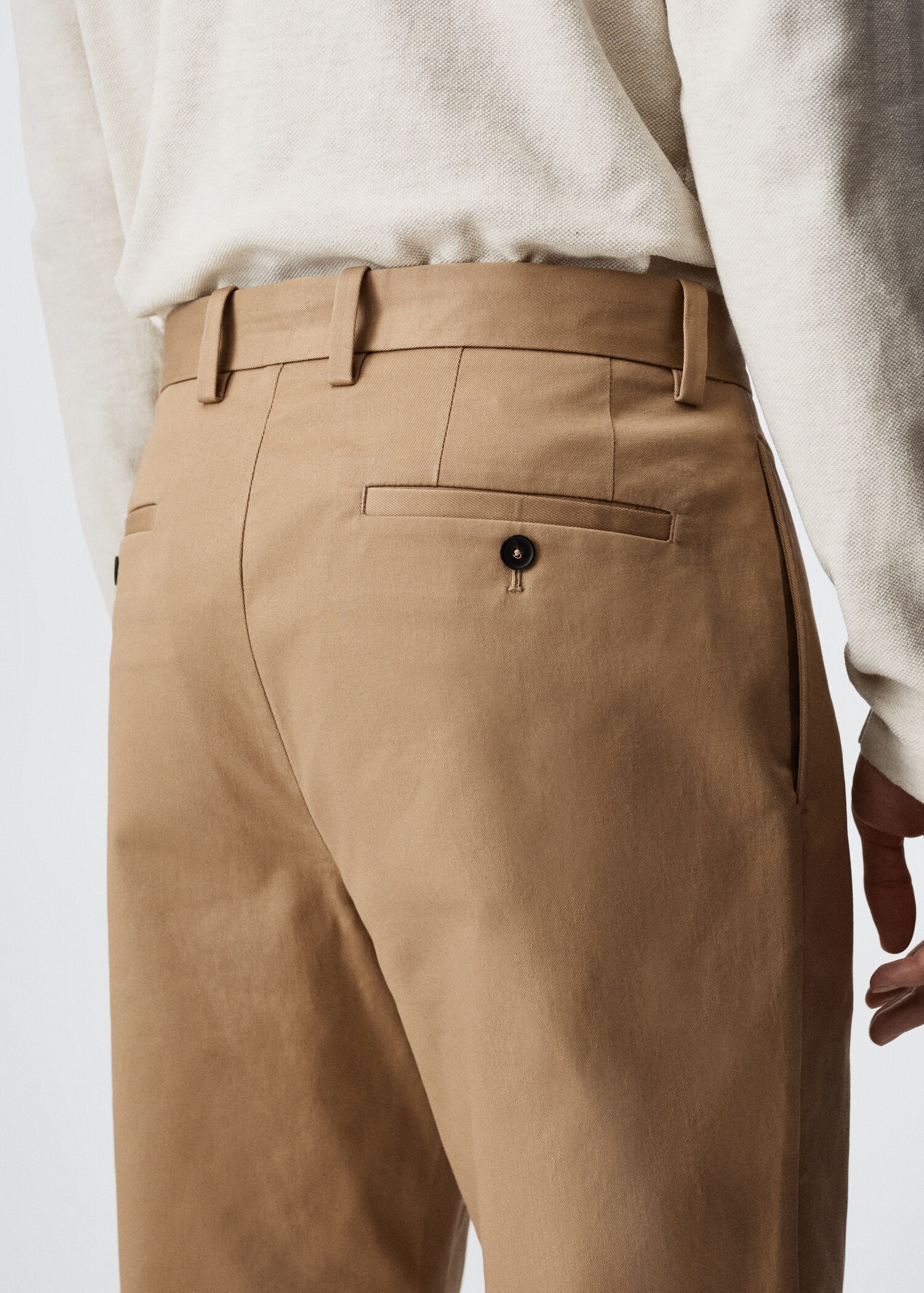 Regular-fit pleated trousers - Details of the article 3