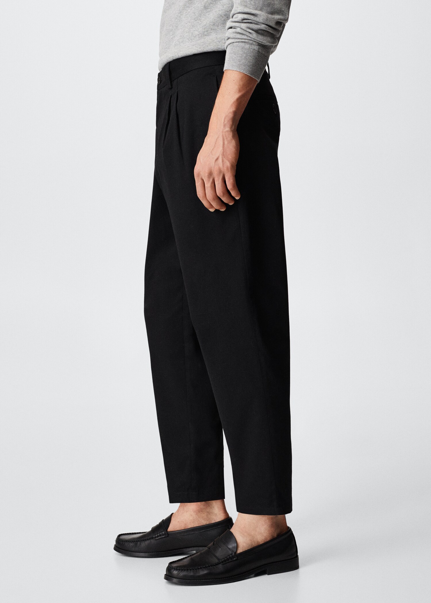 Regular-fit pleated trousers - Details of the article 2