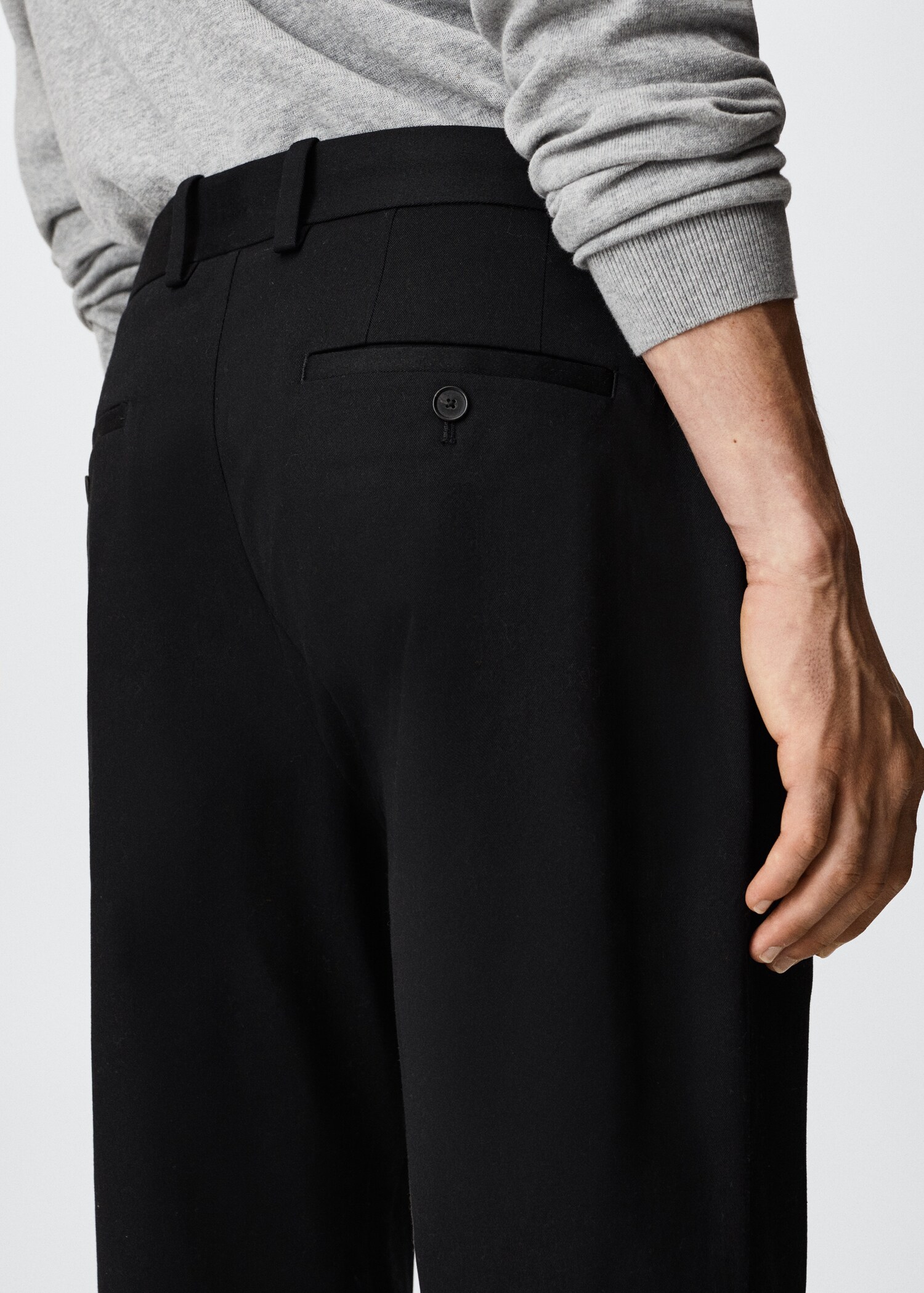 Regular-fit pleated trousers - Details of the article 3