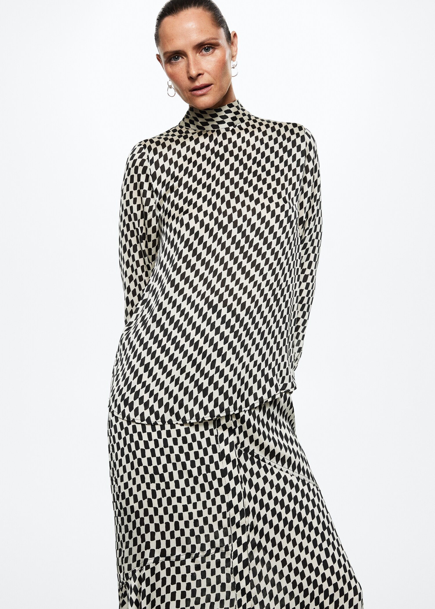 Chemise à carreaux nœud - Plan moyen