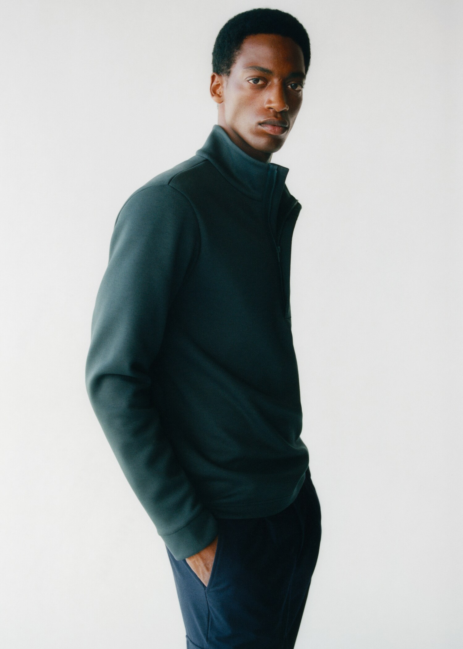 Breathable zip-neck sweatshirt - Details of the article 5