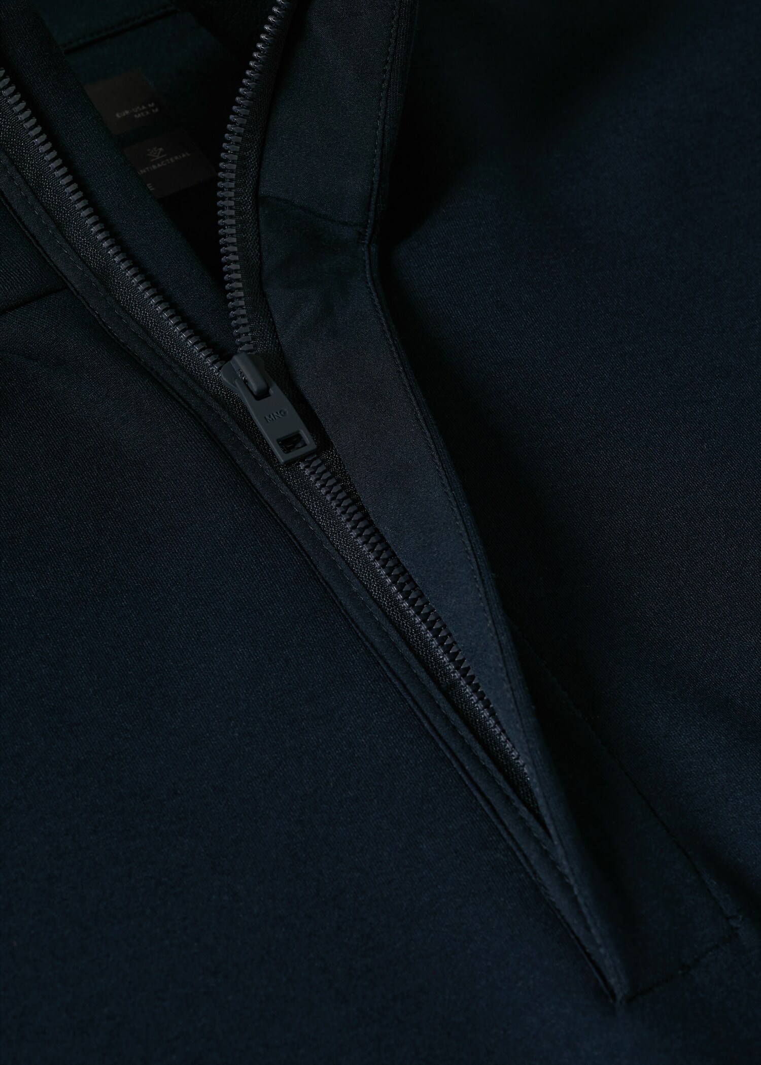 Breathable zip-neck sweatshirt - Details of the article 8