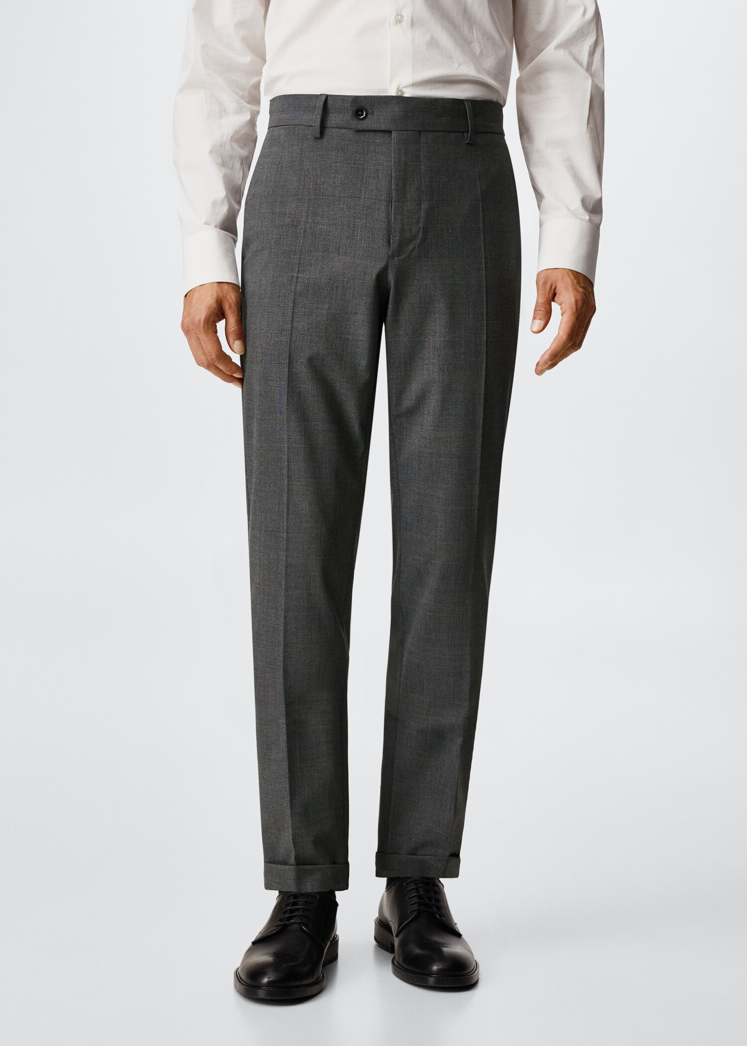 Костюмные брюки slim fit в клетку - Средний план