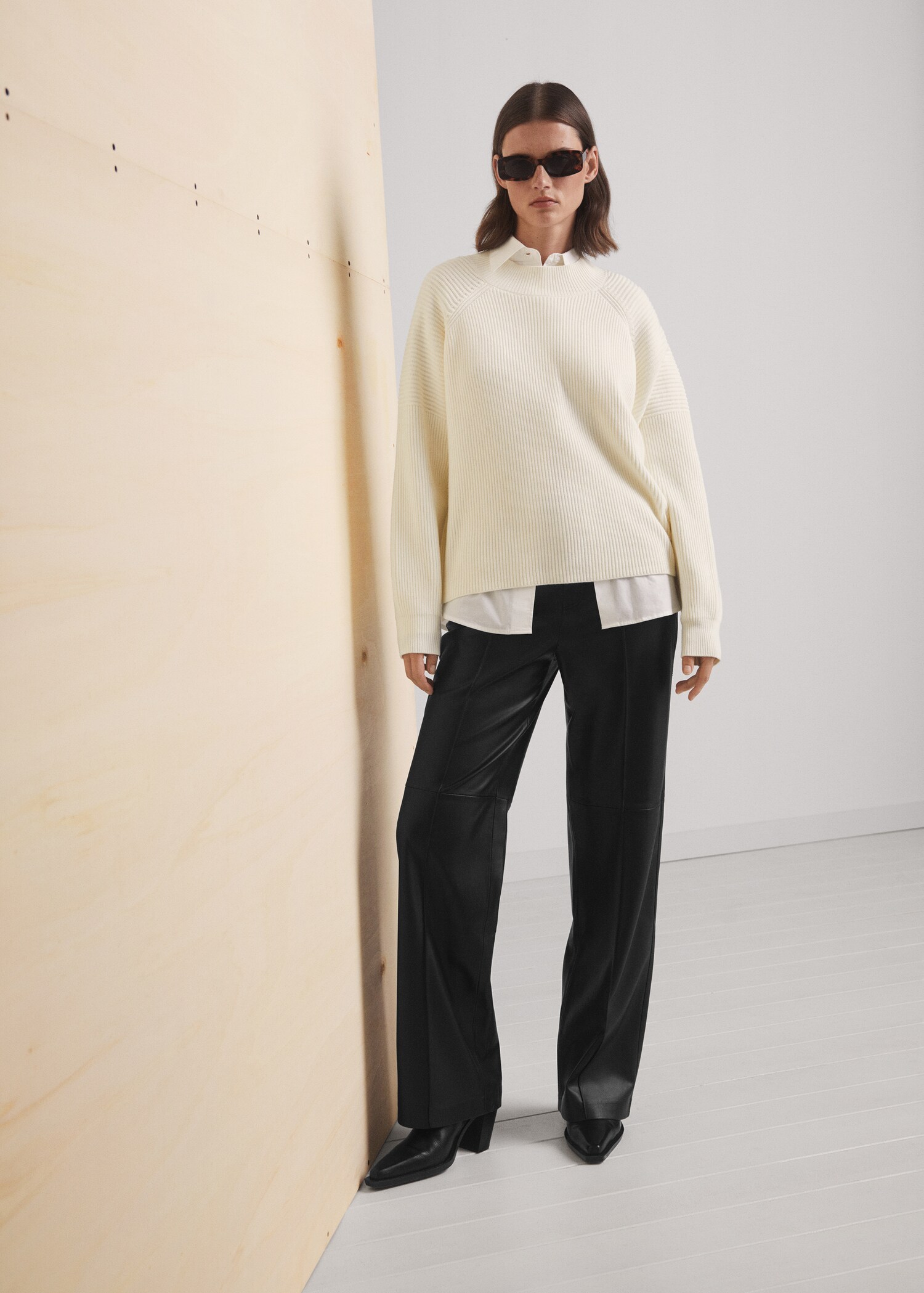 Leather effect high waist pant - Details of the article 3