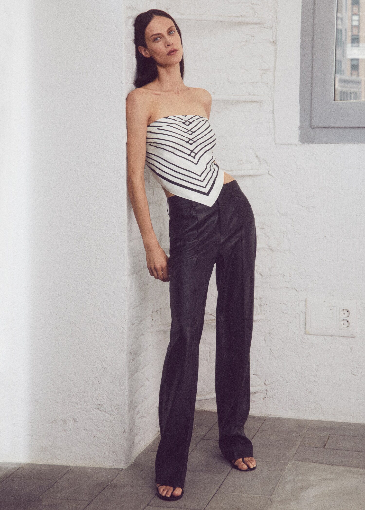 Leather effect high waist pant - Details of the article 9