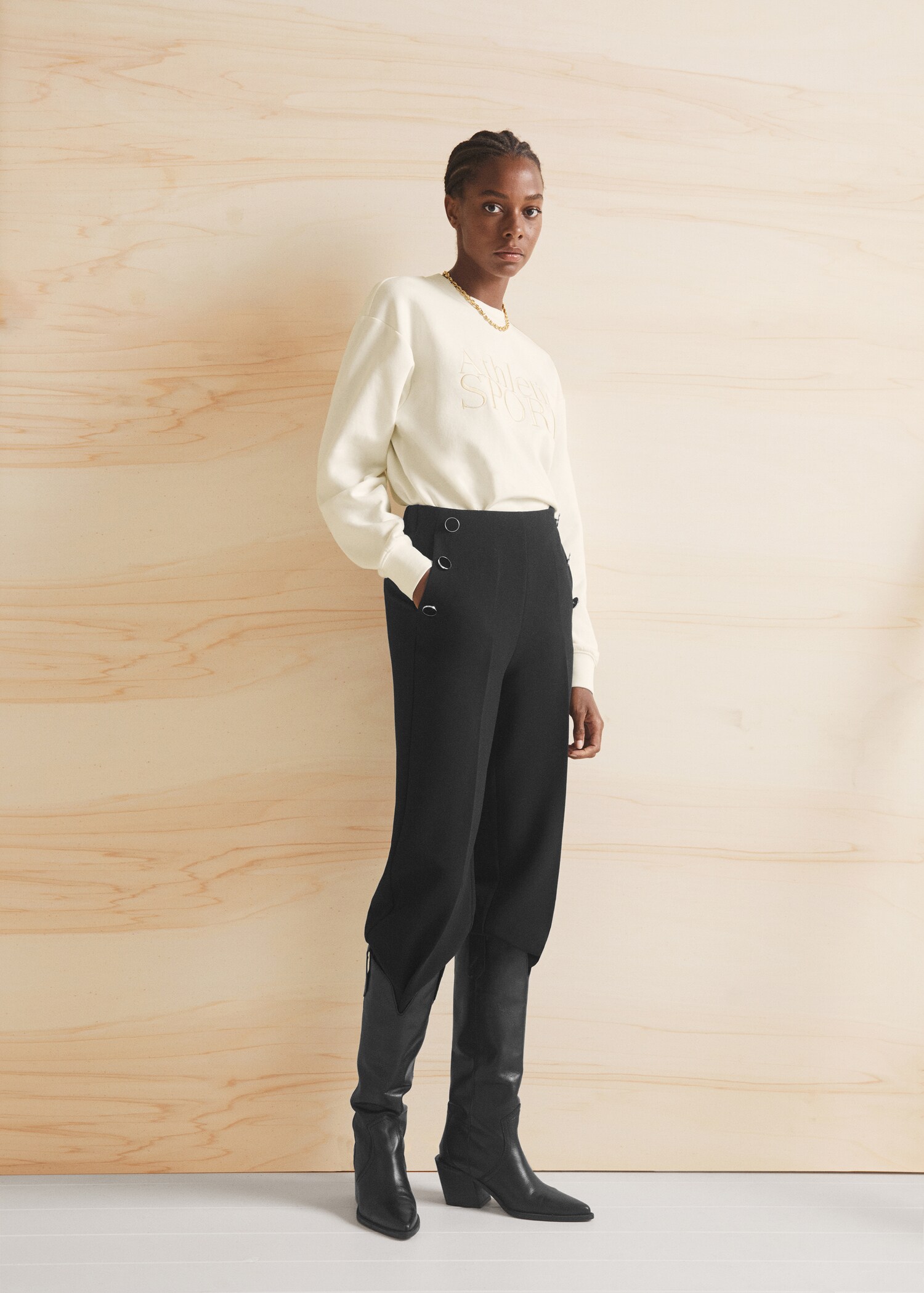 Cropped button trousers - Details of the article 7