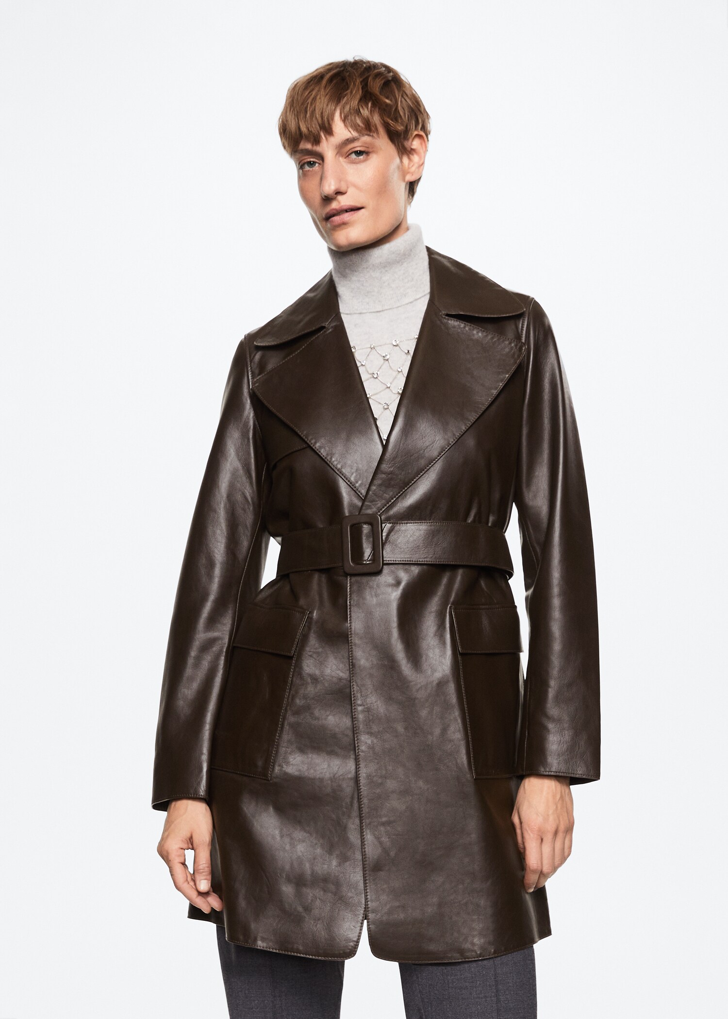 Kurzer Trenchcoat aus 100 % Leder mit Ledergürtel - Mittlere Ansicht