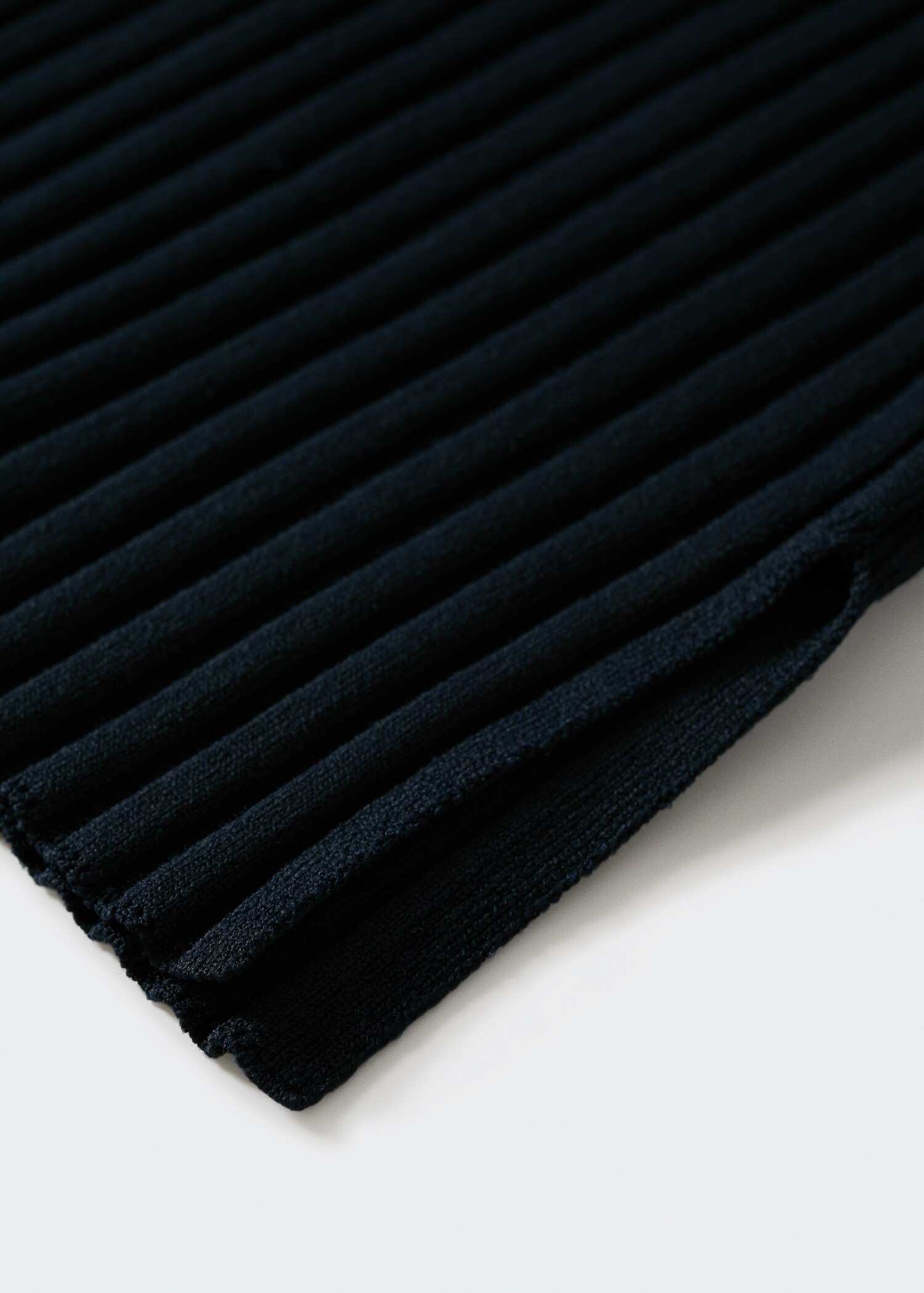 Jersey canalé cuello vuelto - Detalle del artículo 8