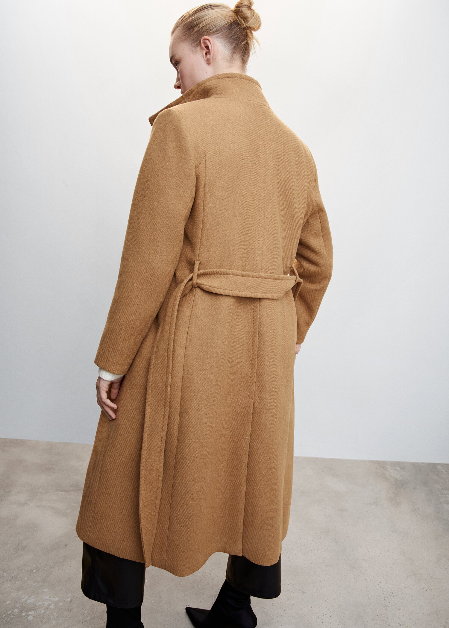 Woolen coat with belt - Details of the article 5