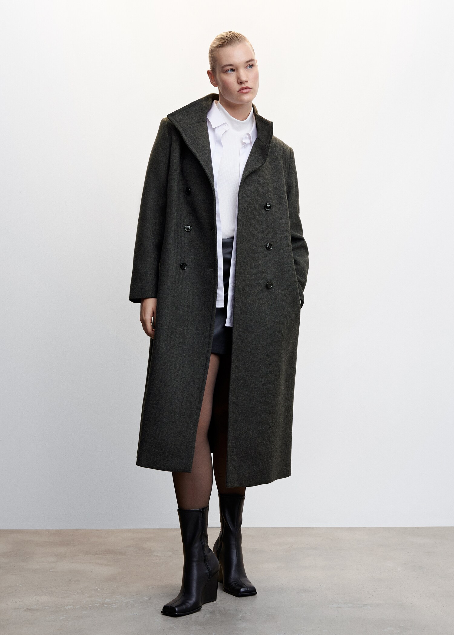 Woollen coat with belt - Details of the article 3