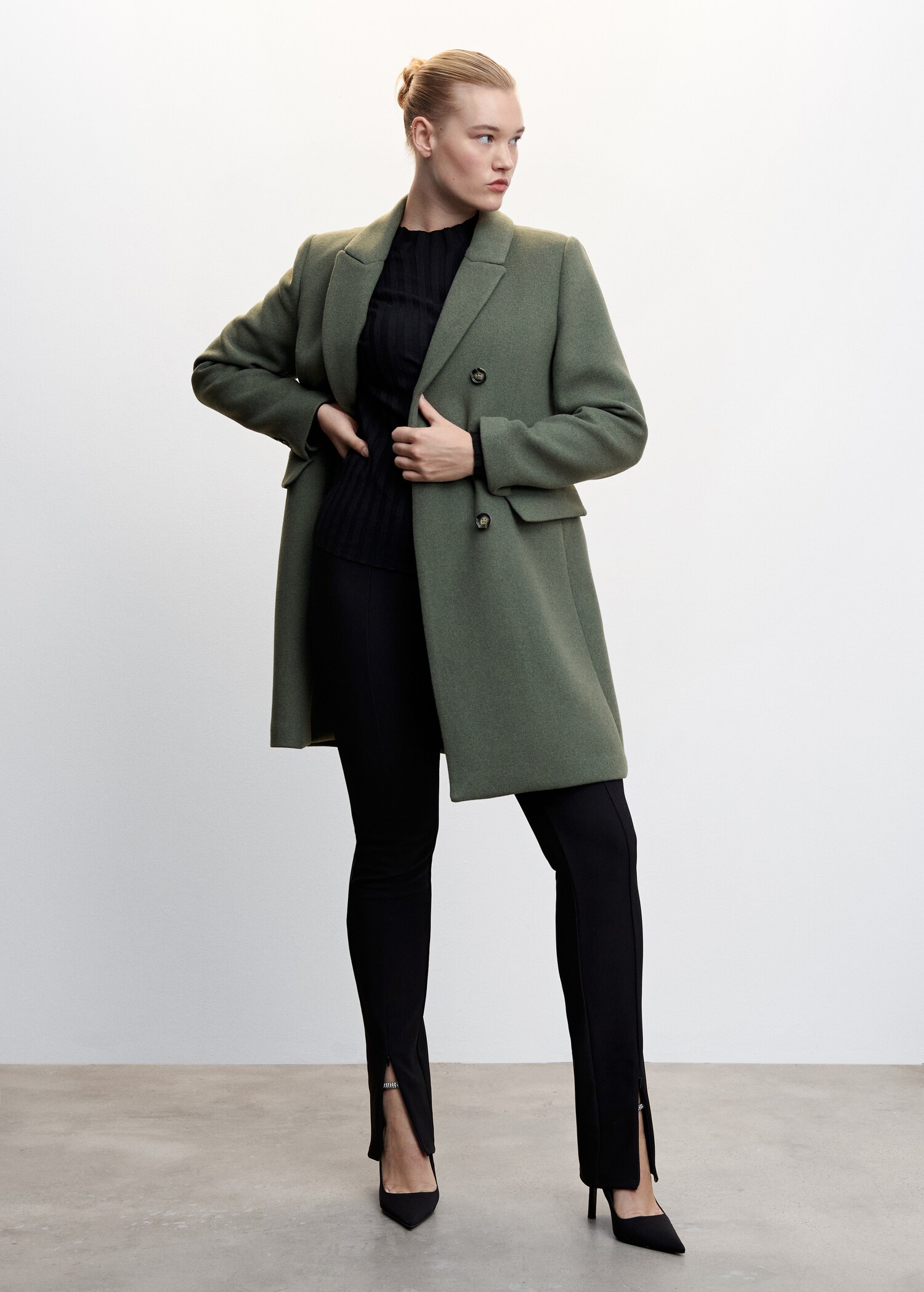 Wool double-breasted coat - Details of the article 3