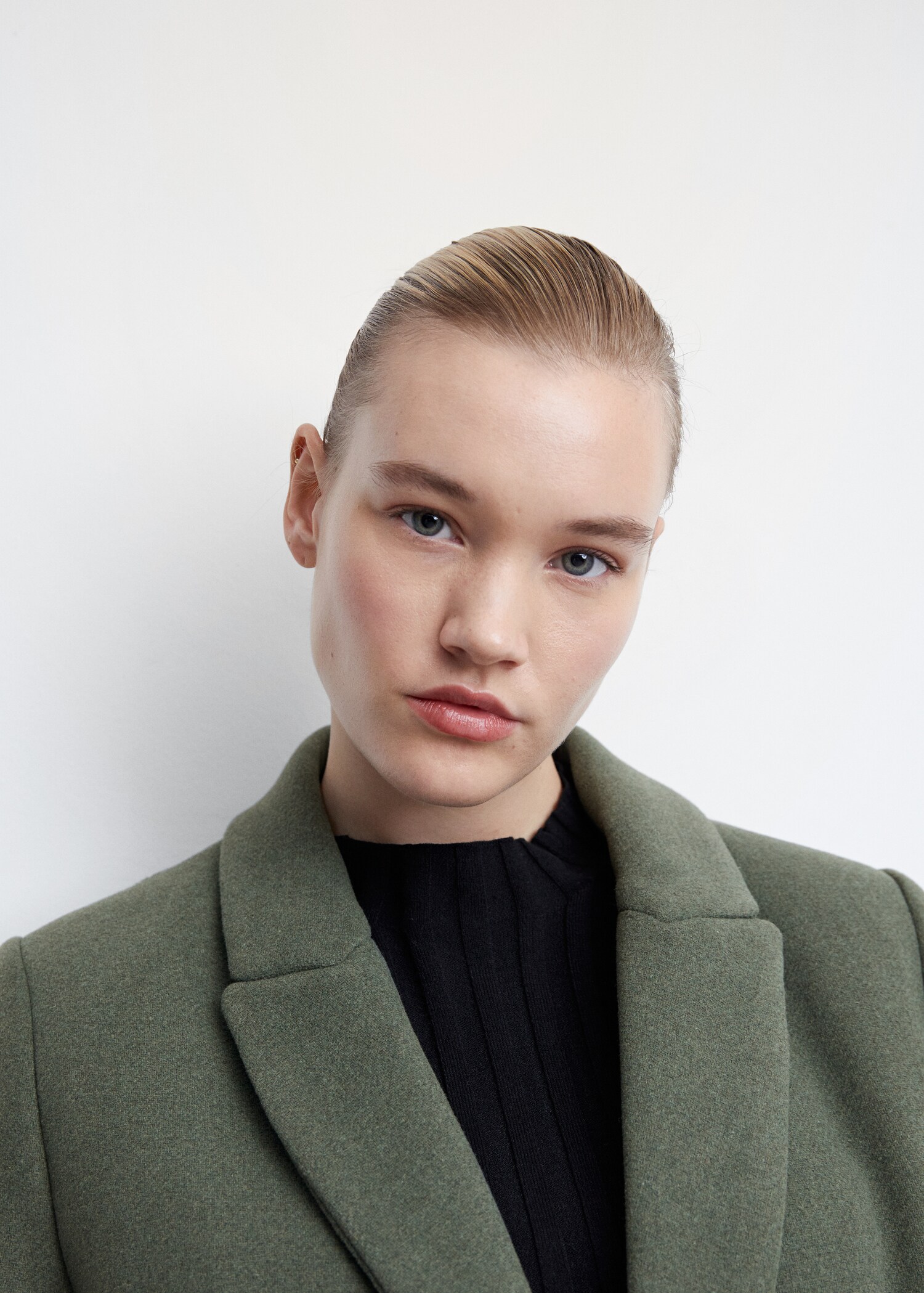 Wool double-breasted coat - Details of the article 4