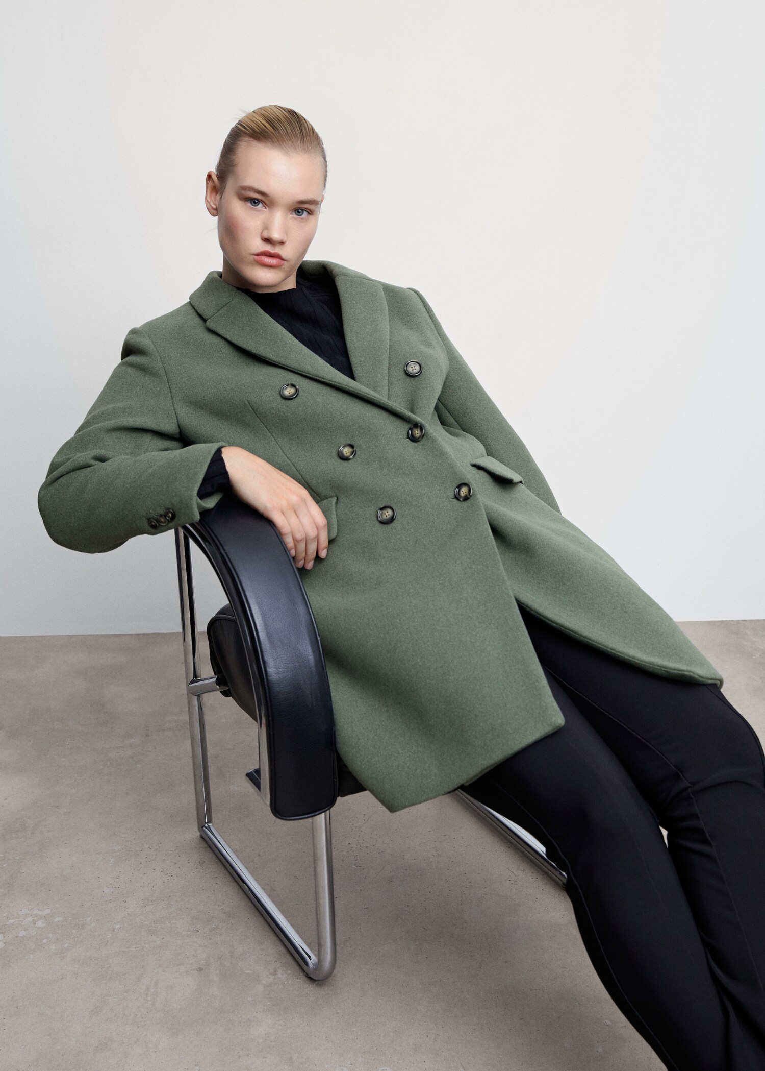 Wool double-breasted coat - Details of the article 5