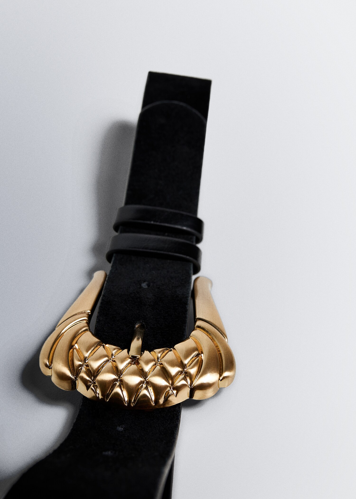Embossed buckle leather belt - Medium plane