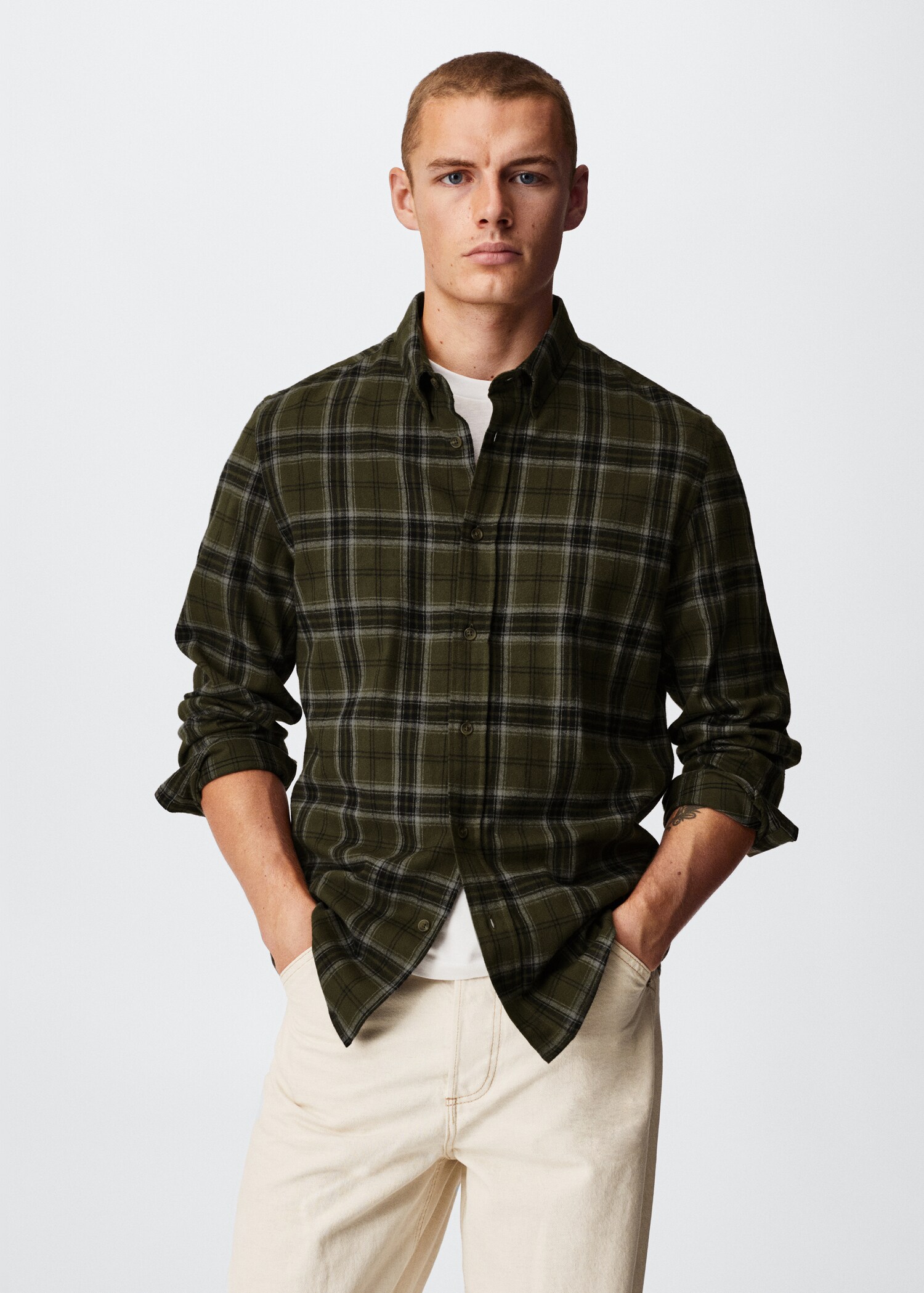Camisa franela cuadros - Plano medio