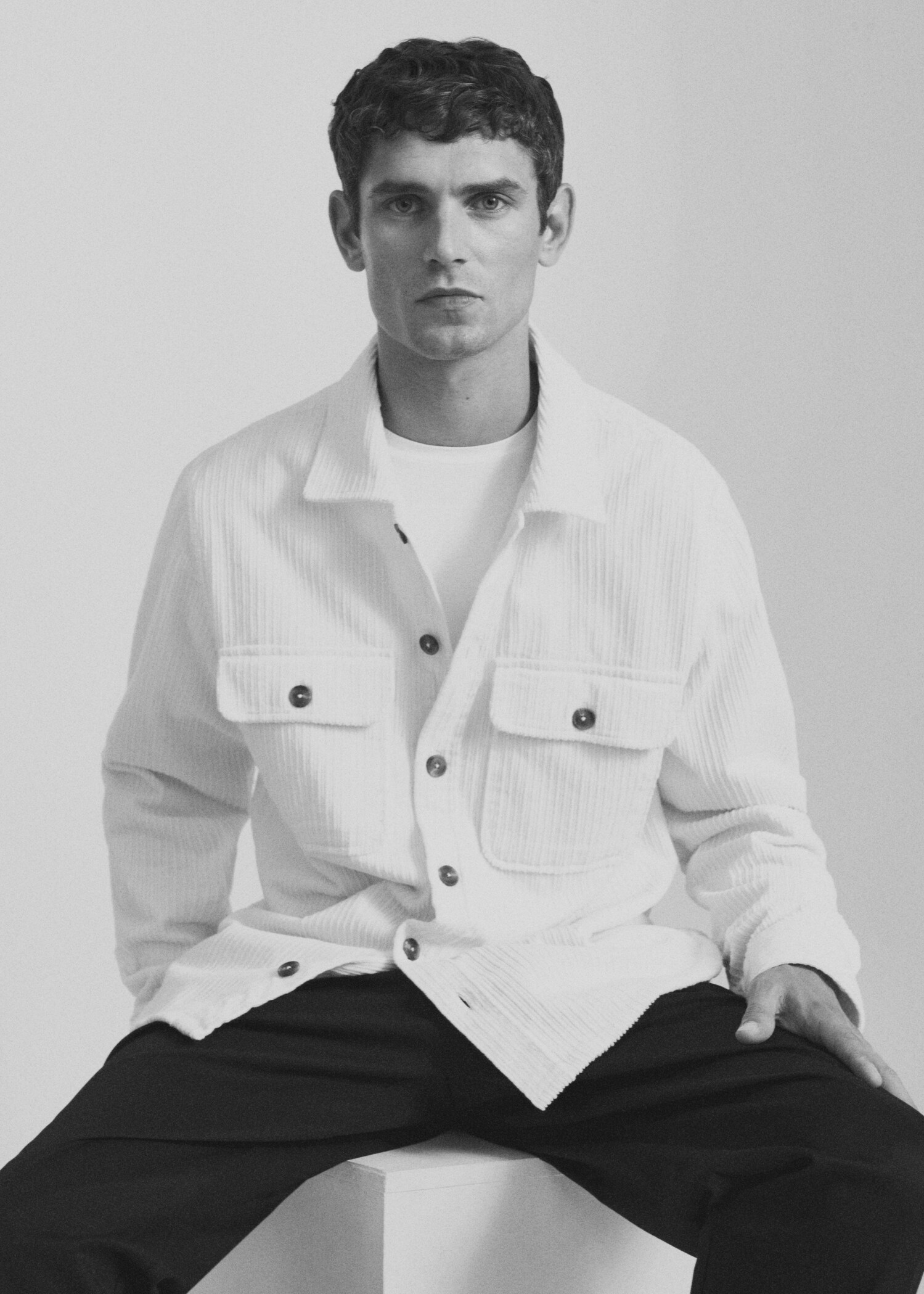 Corduroy pockets overshirt  - Details of the article 5