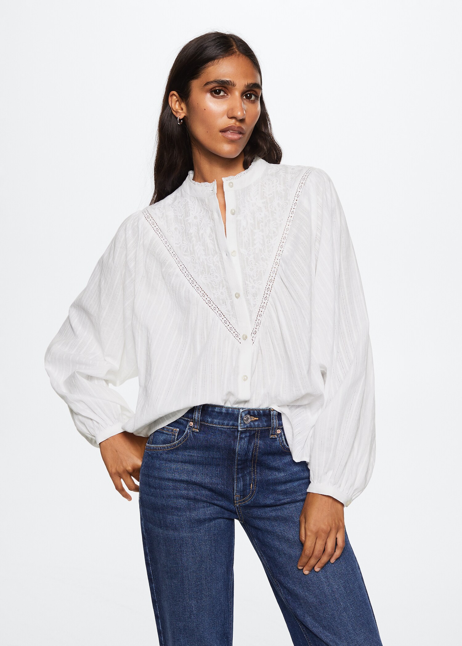 Blusa algodón bordados - Plano medio