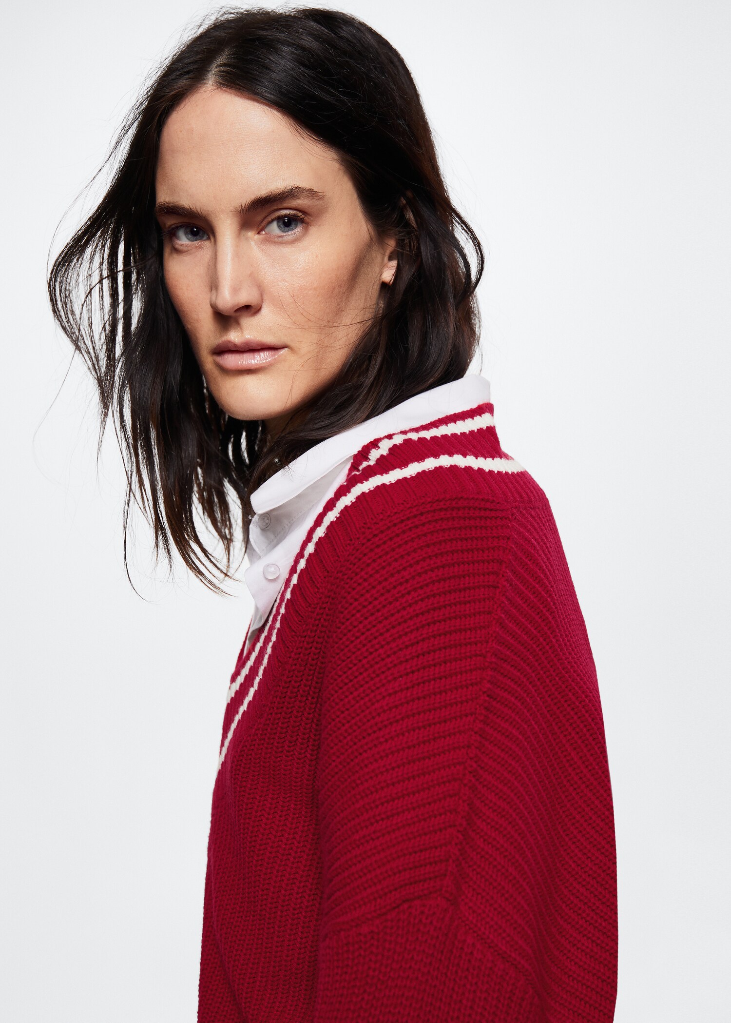 V-neckline oversize sweater - Details of the article 4